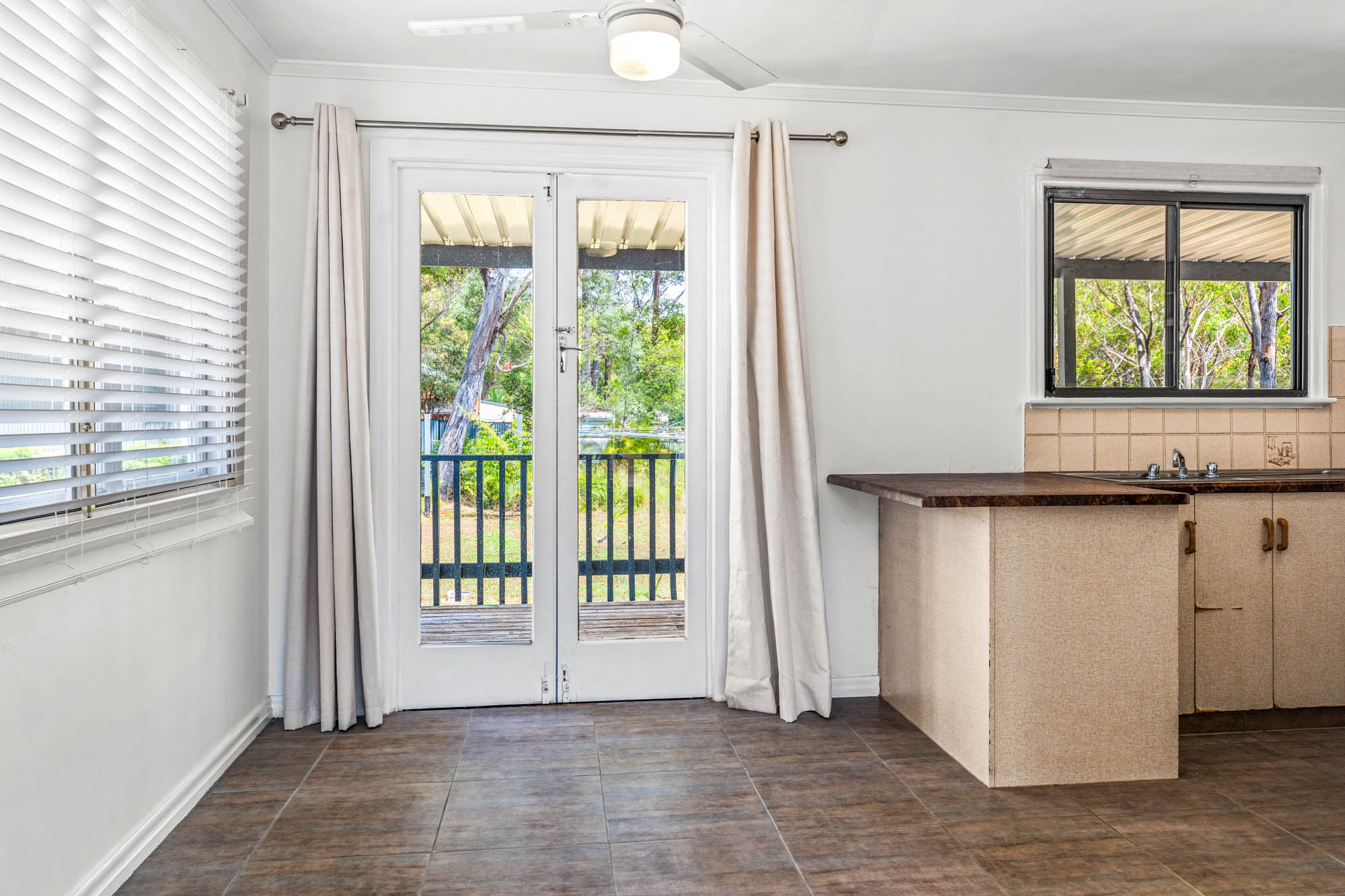 6 GLENFIELD AVENUE, Russell Island QLD 4184 - Image 7