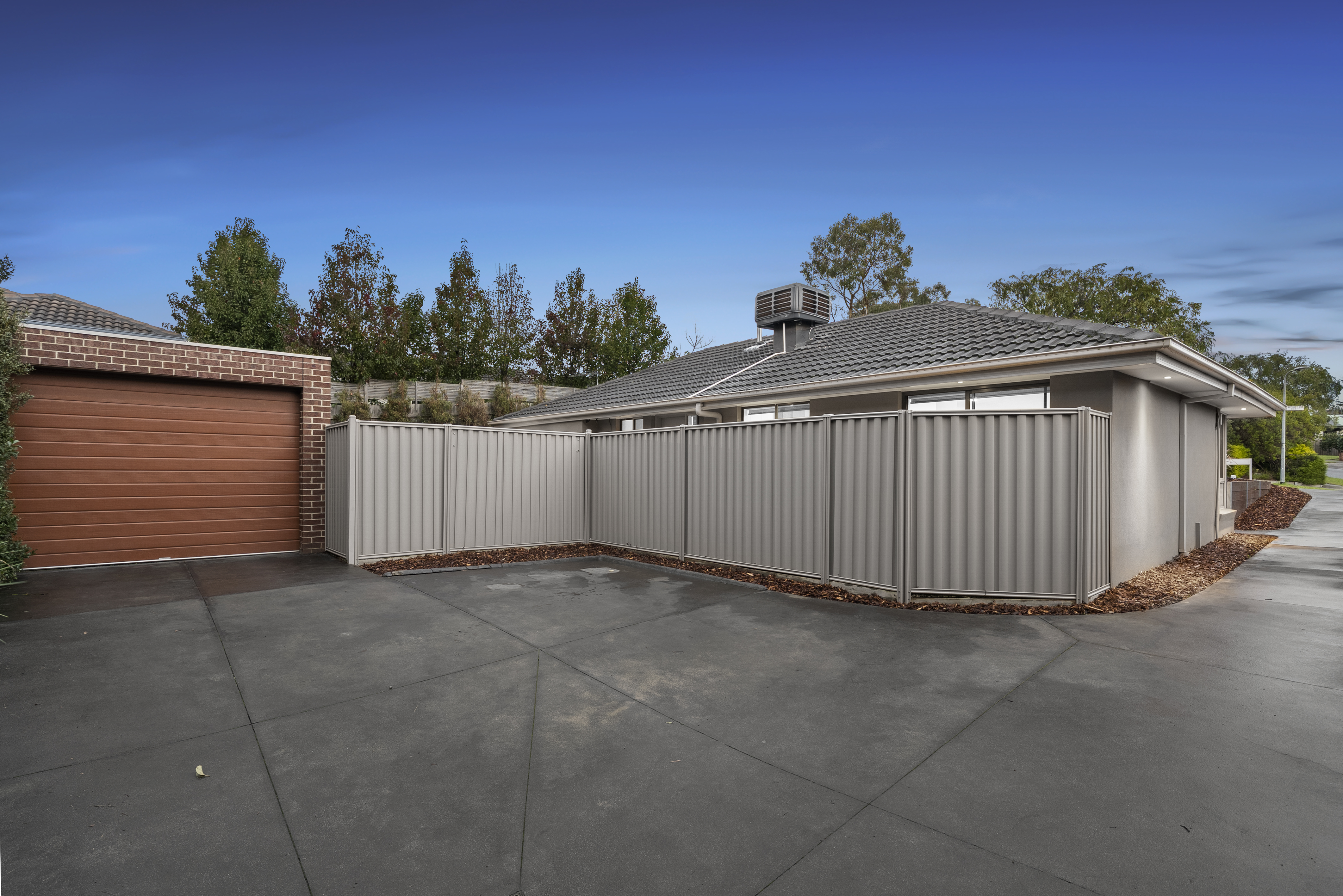 3-bedroom unit at 1 5 ANTHONY DRIVE, LYSTERFIELD VIC 3156, Knox, Victoria