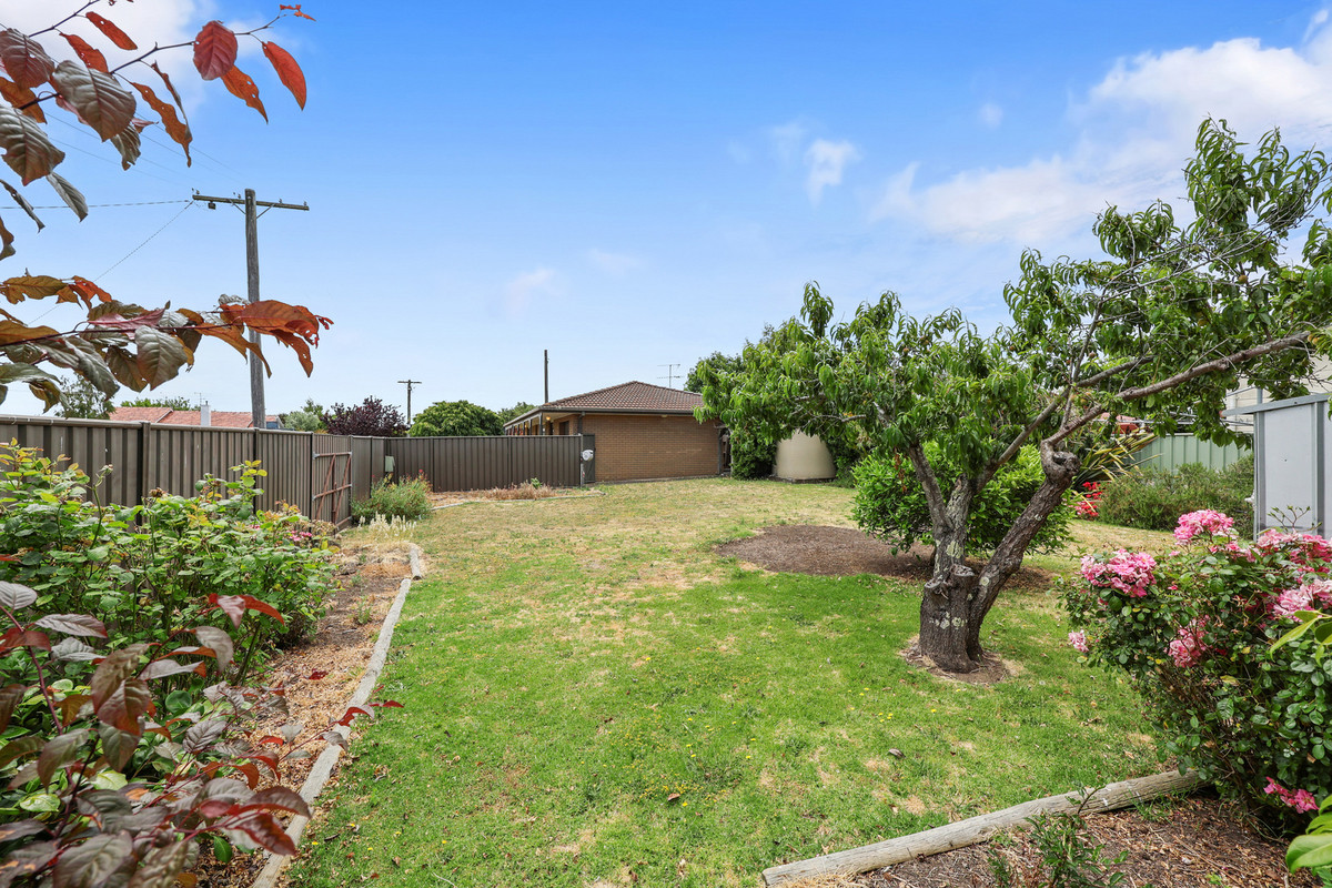 10 Strachan Street, Hamilton, VIC 3300 - Image 9