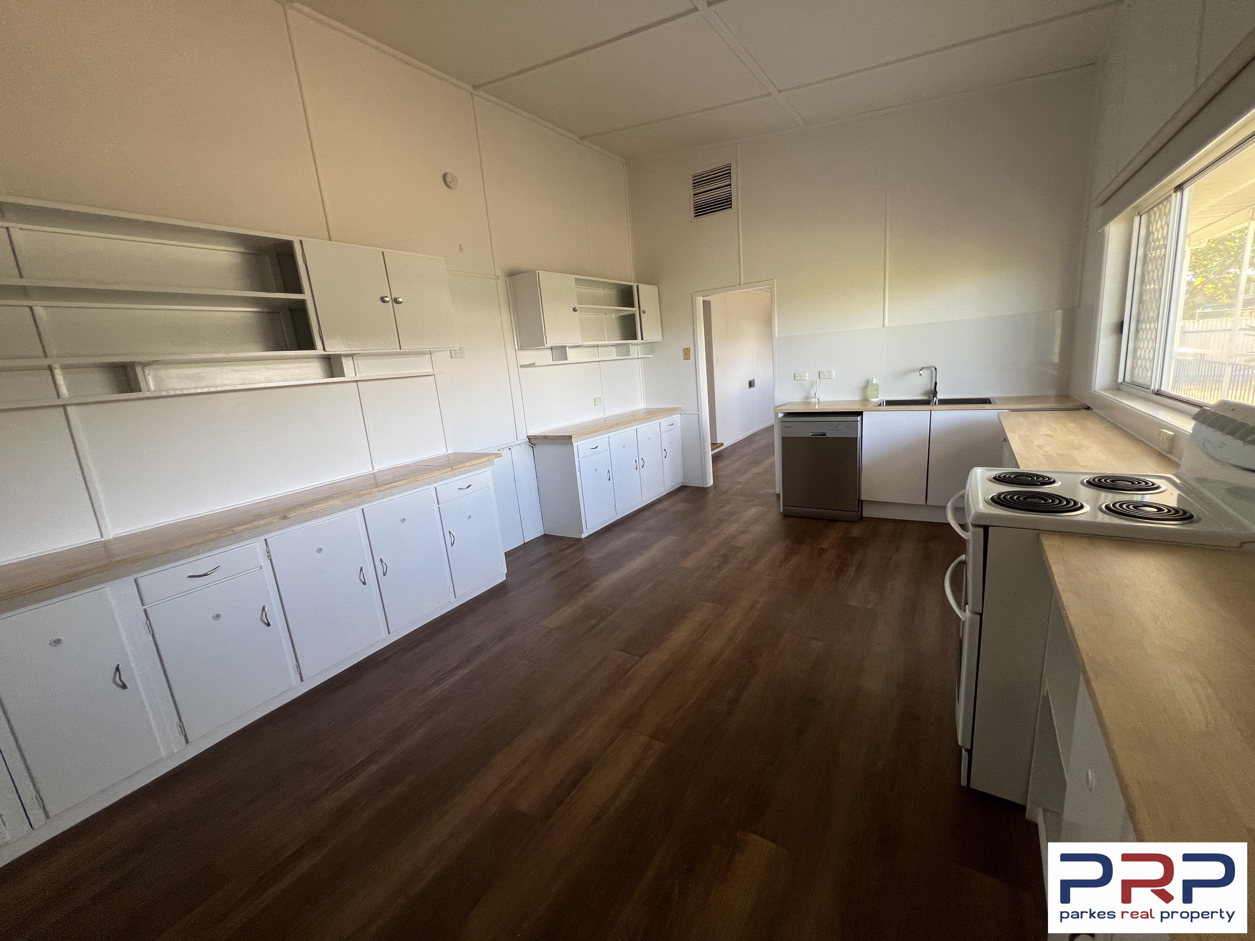 3-bedroom house at 7 Mitchell Street, Parkes, NSW 2870, Parkes, New South Wales