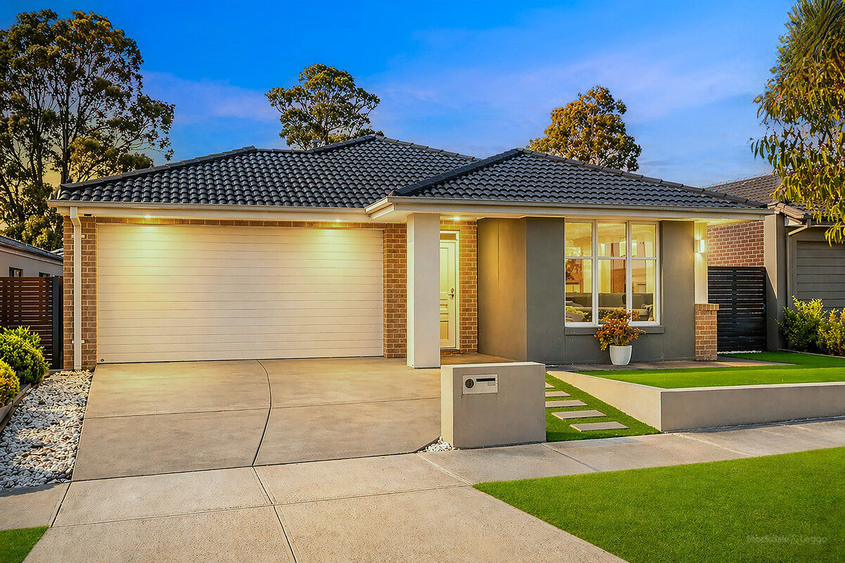 8 RAWLS STREET, Cranbourne VIC 3977 - Image 1