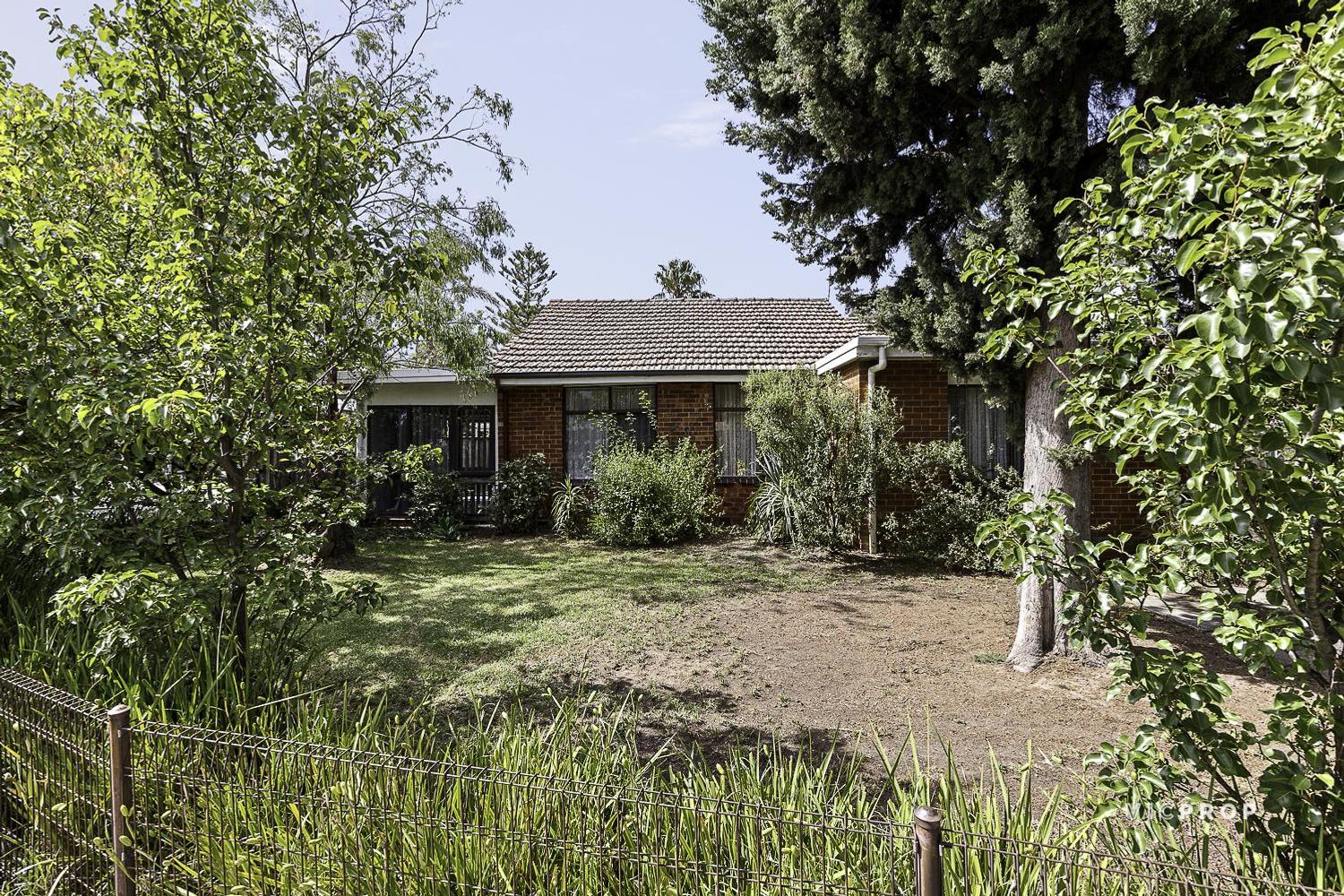 3-bedroom house at 2/13 North Crescent, Heidelberg West, VIC 3081, Banyule, Victoria