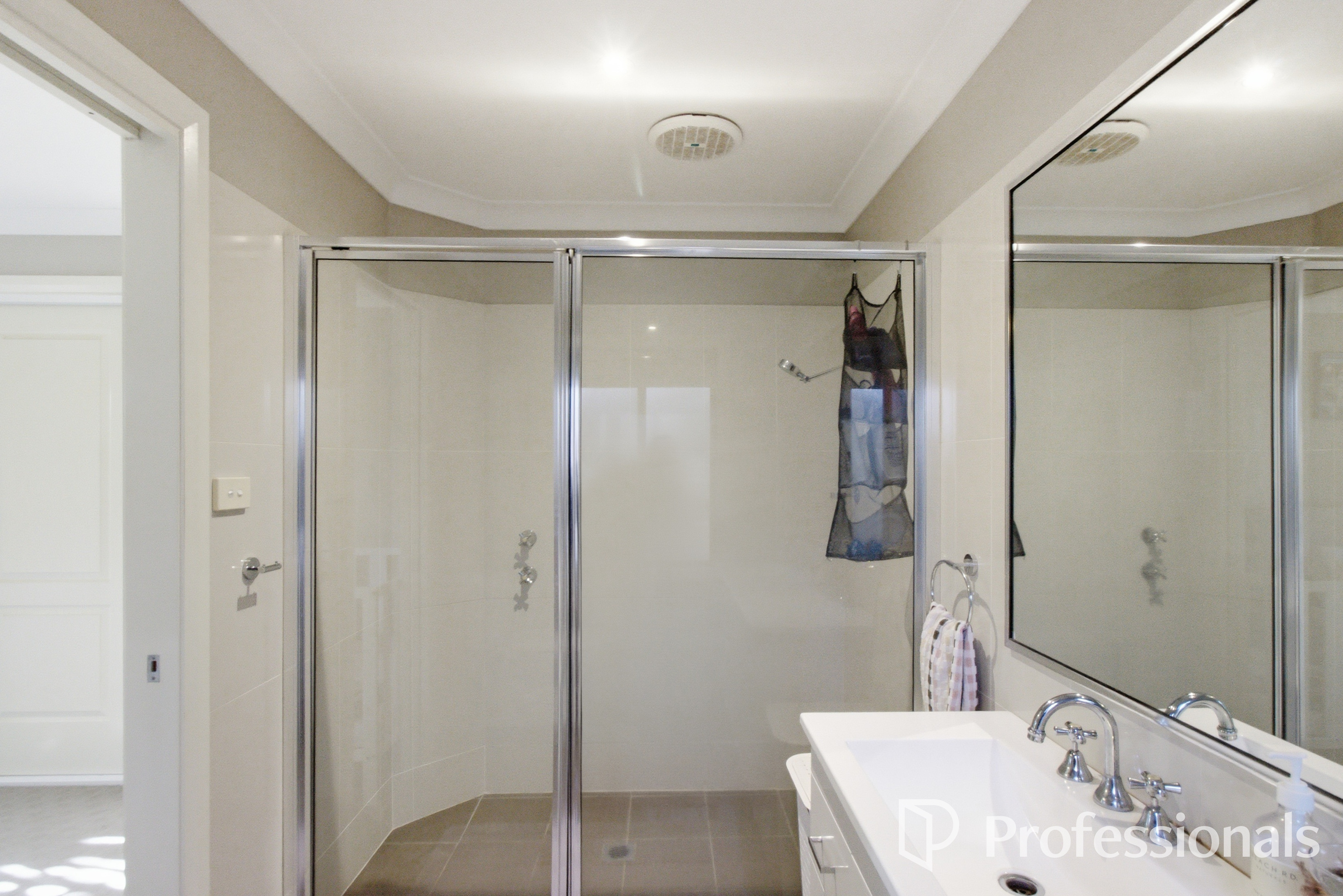 4-bedroom house at 7 Warambee Street, Glenfield Park, NSW 2650, Wagga Wagga, New South Wales