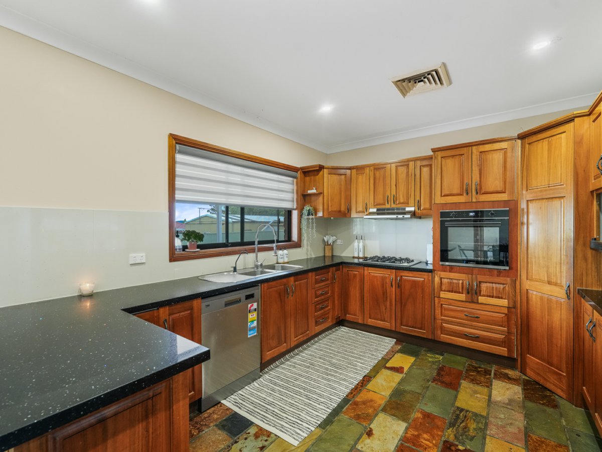 42 Eagleview Road, Minto, NSW 2566 - Image 5