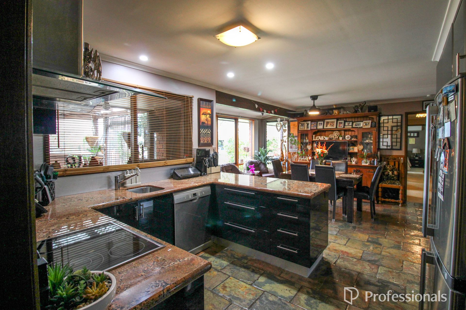 4-bedroom house at HILDALE OAKS 28 NAPIER ROAD, WON WRON VIC 3971, Wellington, Victoria