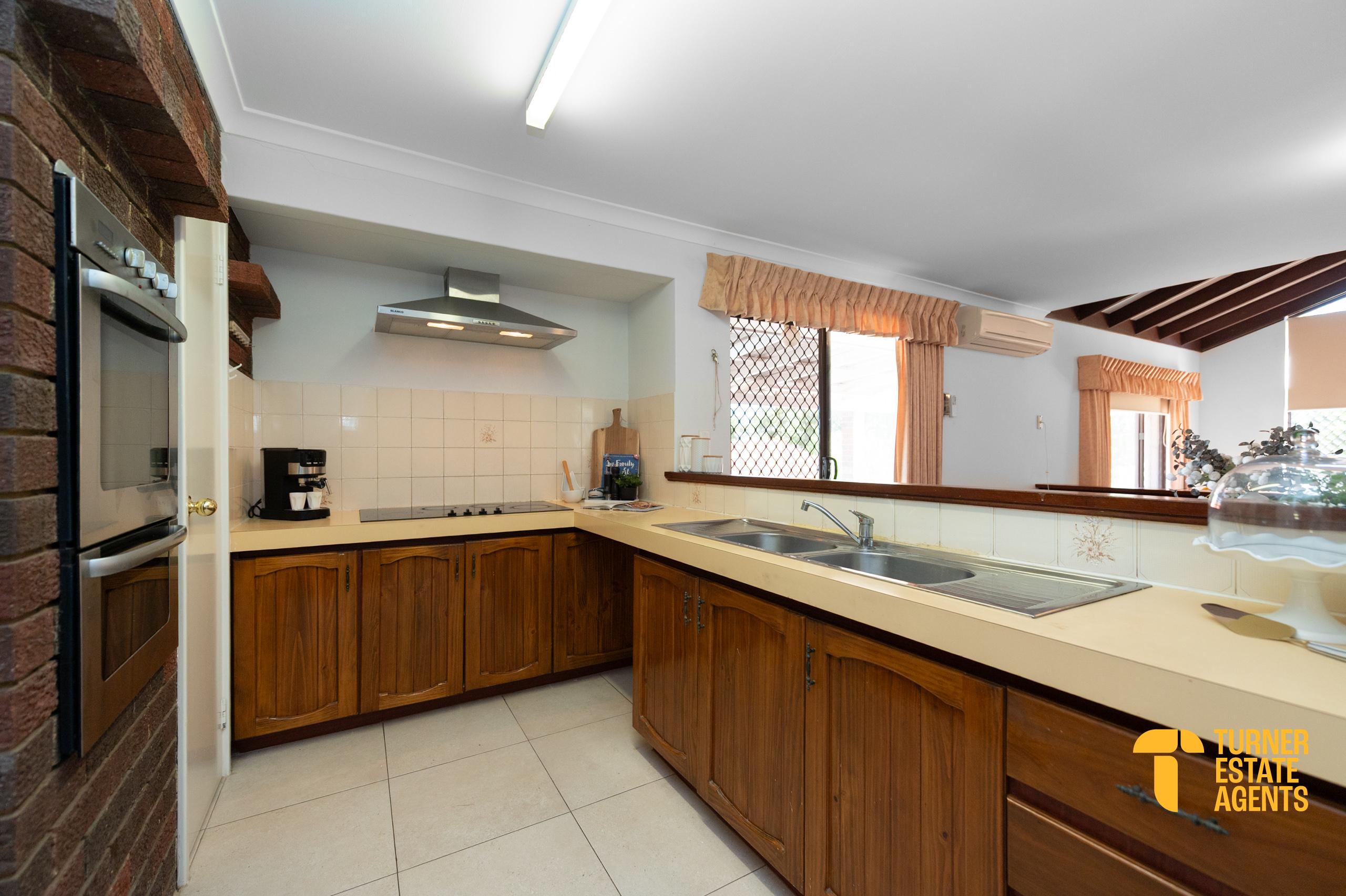 43 CHARTWELL WAY, Swan View WA 6056 - Image 5