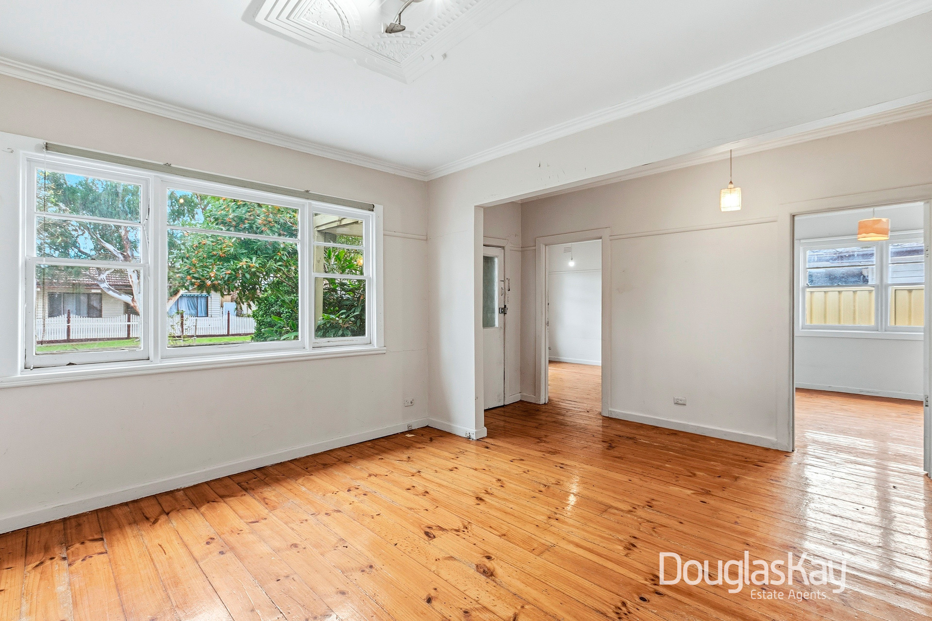 8 BAYNTON AVENUE, Sunshine North VIC 3020 - Image 5