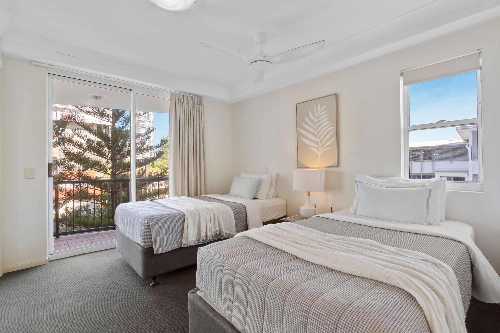 12 93 OLD BURLEIGH ROAD, BROADBEACH QLD 4218 - Image 9