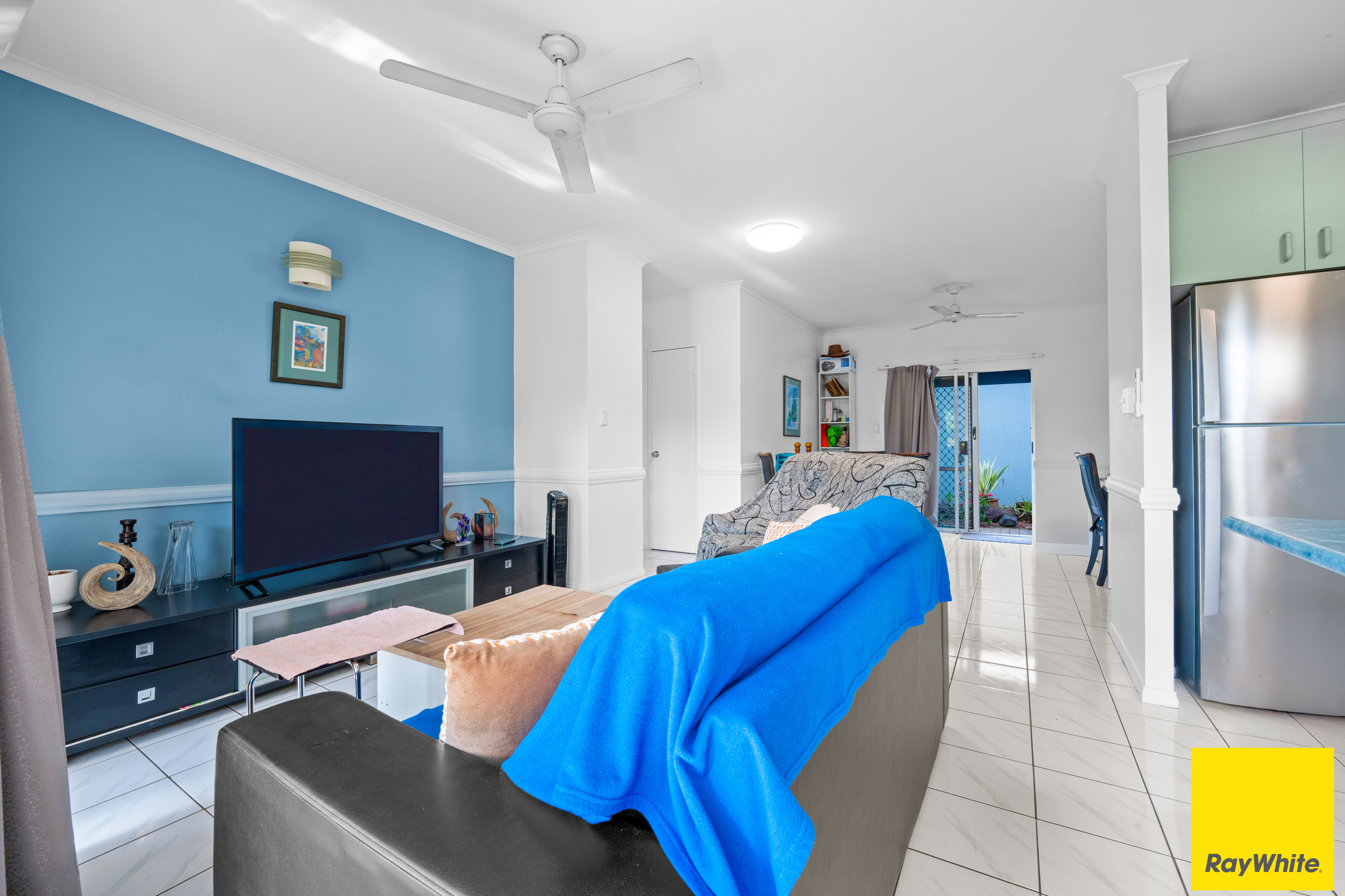 4/10 Brown Street, Woree, QLD 4868 - Image 4