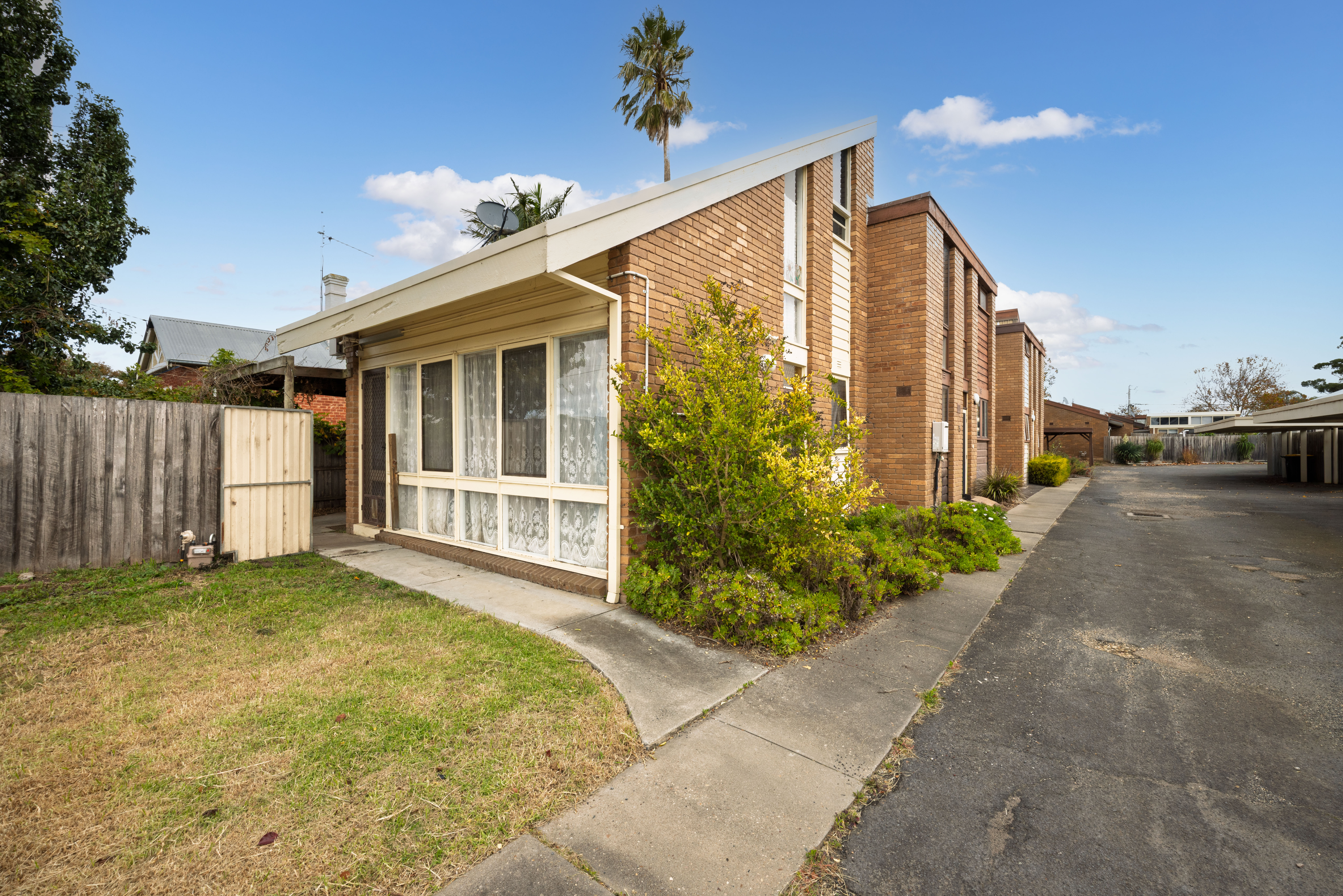1-bedroom unit at 16 495 RAYMOND STREET, SALE VIC 3850, Wellington, Victoria