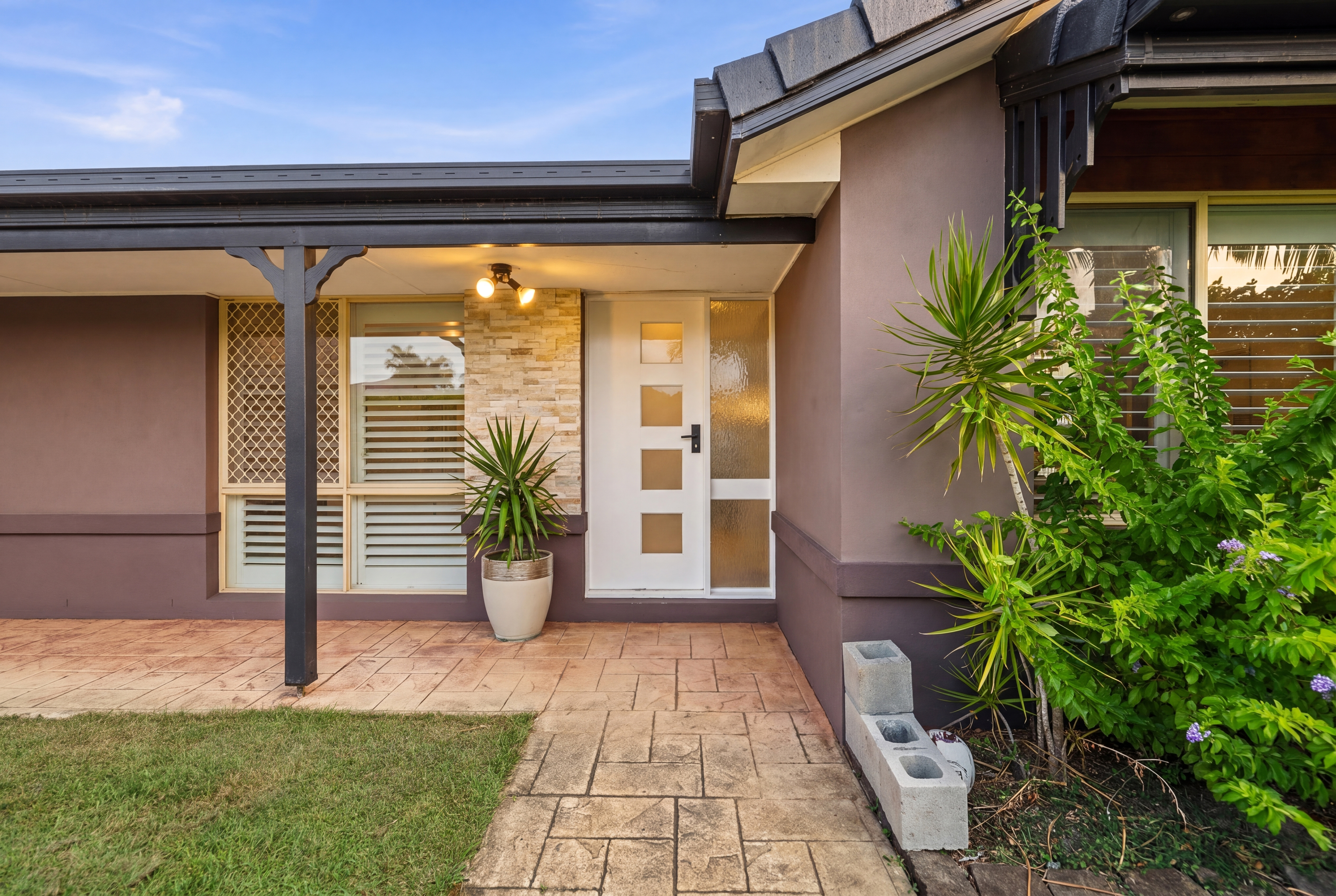 6 THORNBILL PLACE, Burleigh Waters QLD 4220 - Image 3