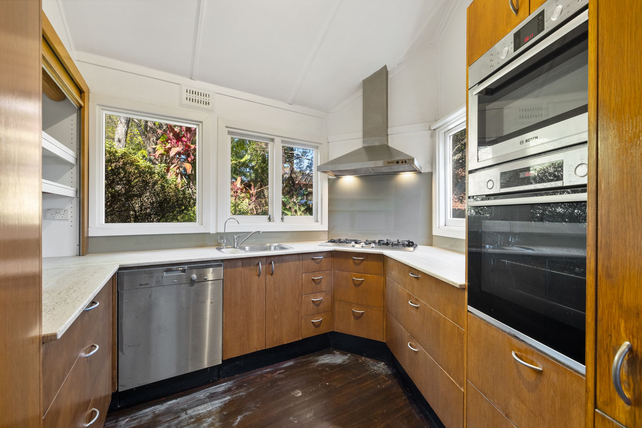 16 Burns Road, Wahroonga, NSW 2076 - Image 6