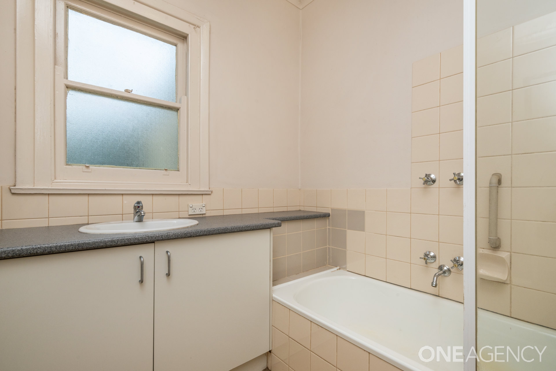 2-bedroom unit at 6 Pattison Avenue, North Geelong, VIC 3215, Greater Geelong, Victoria