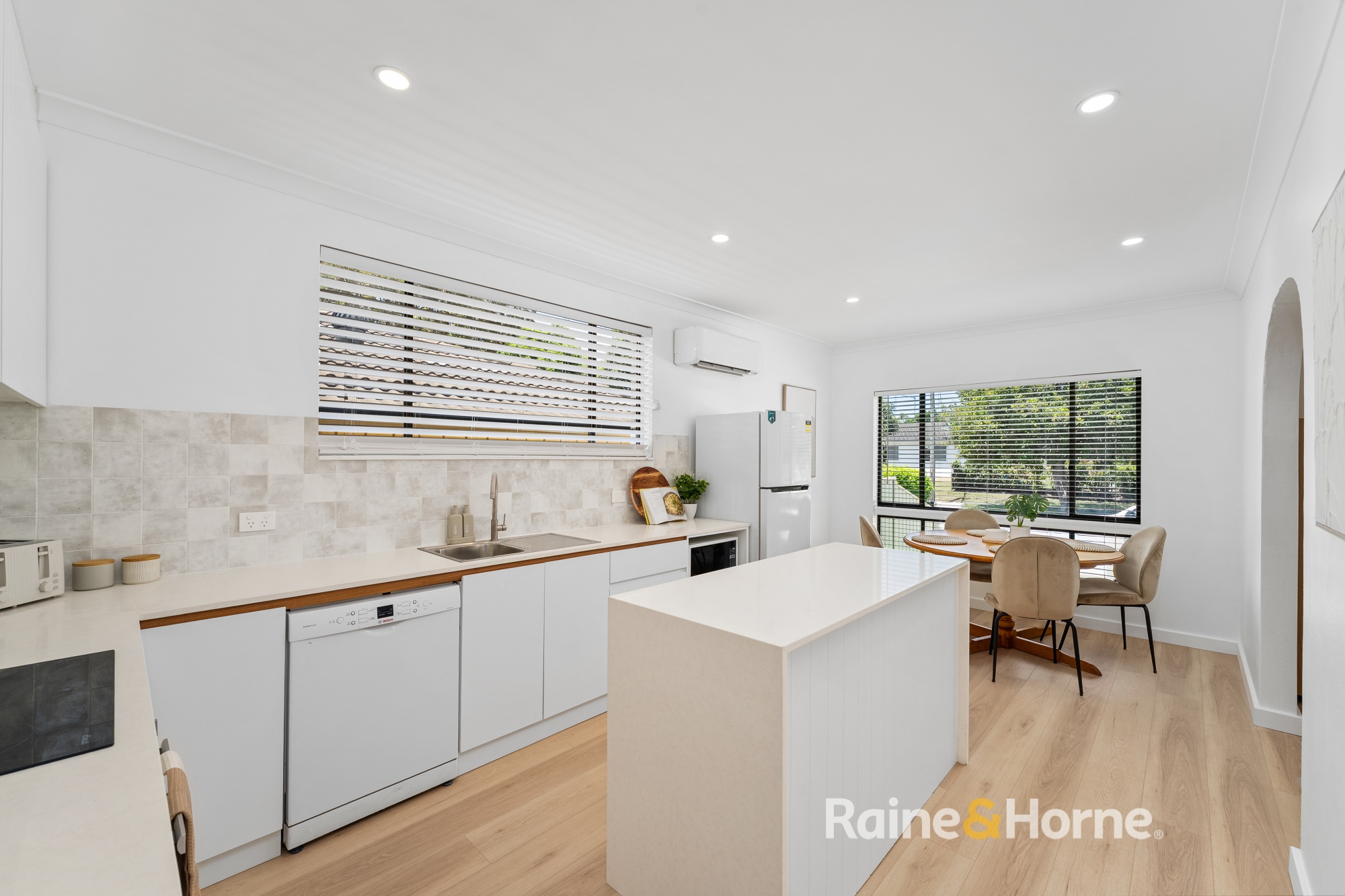 61 GALLIPOLI AVENUE, Umina Beach NSW 2257 - Image 4