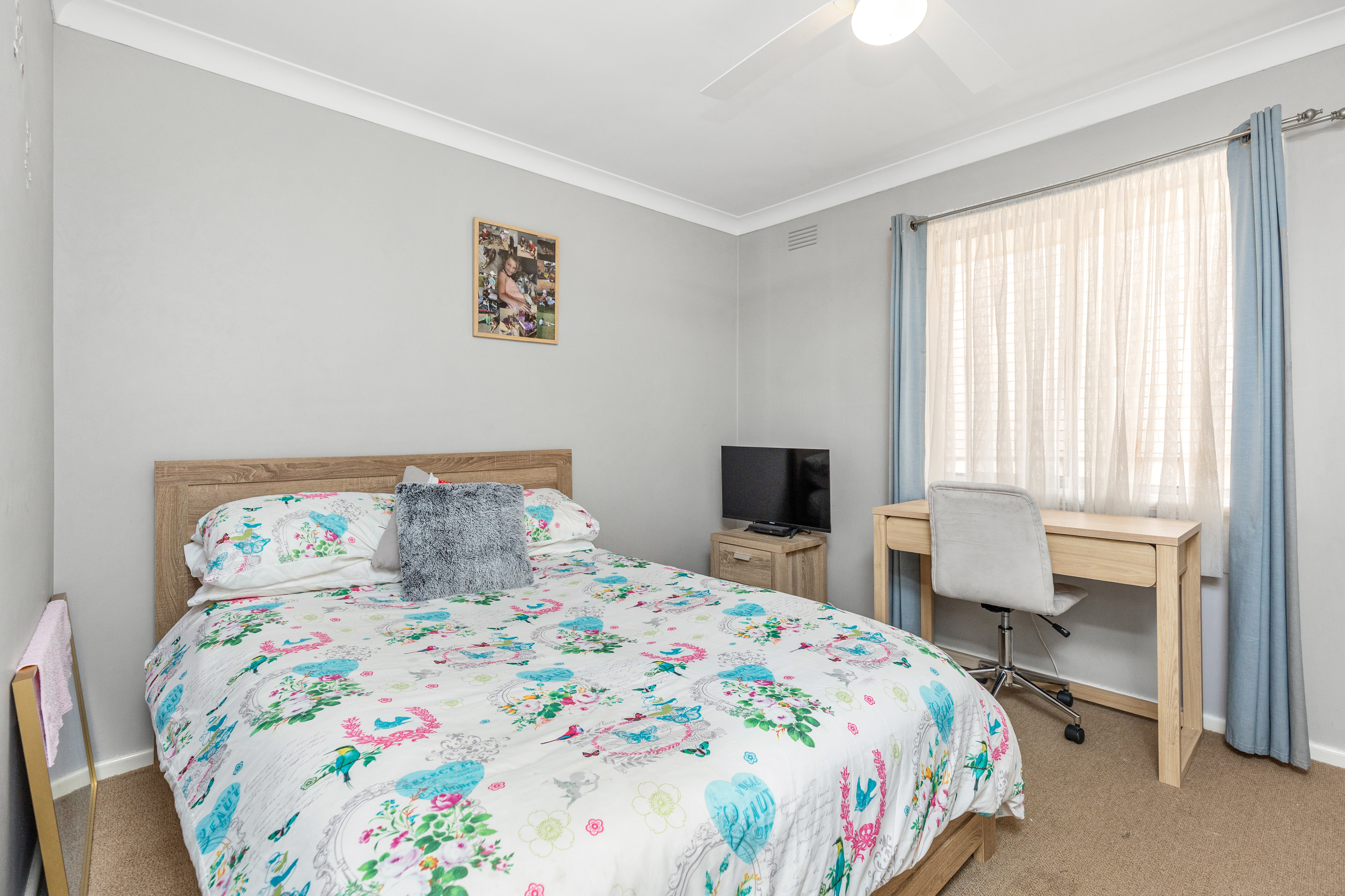 19 NIXON CRESCENT, Tolland NSW 2650 - Image 7