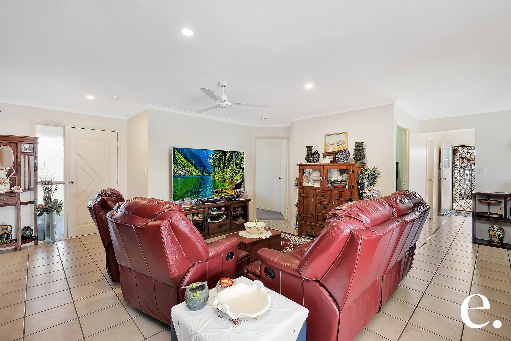 44 PARADISE AVENUE, Thabeban QLD 4670 - Image 3