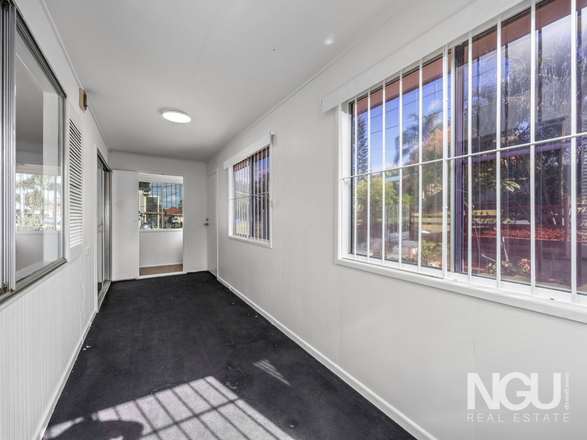 8 ROBINSON STREET, Brassall QLD 4305 - Image 3