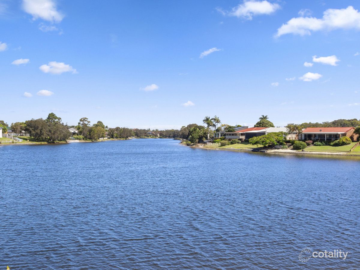 196 ACANTHUS AVENUE, Burleigh Waters QLD 4220 - Image 6