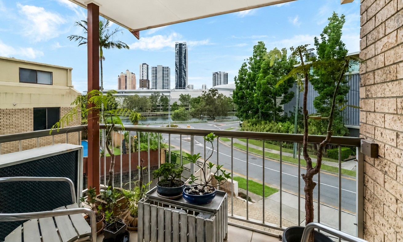 5/1 Miami Key, Broadbeach Waters, QLD 4218 - Image 1
