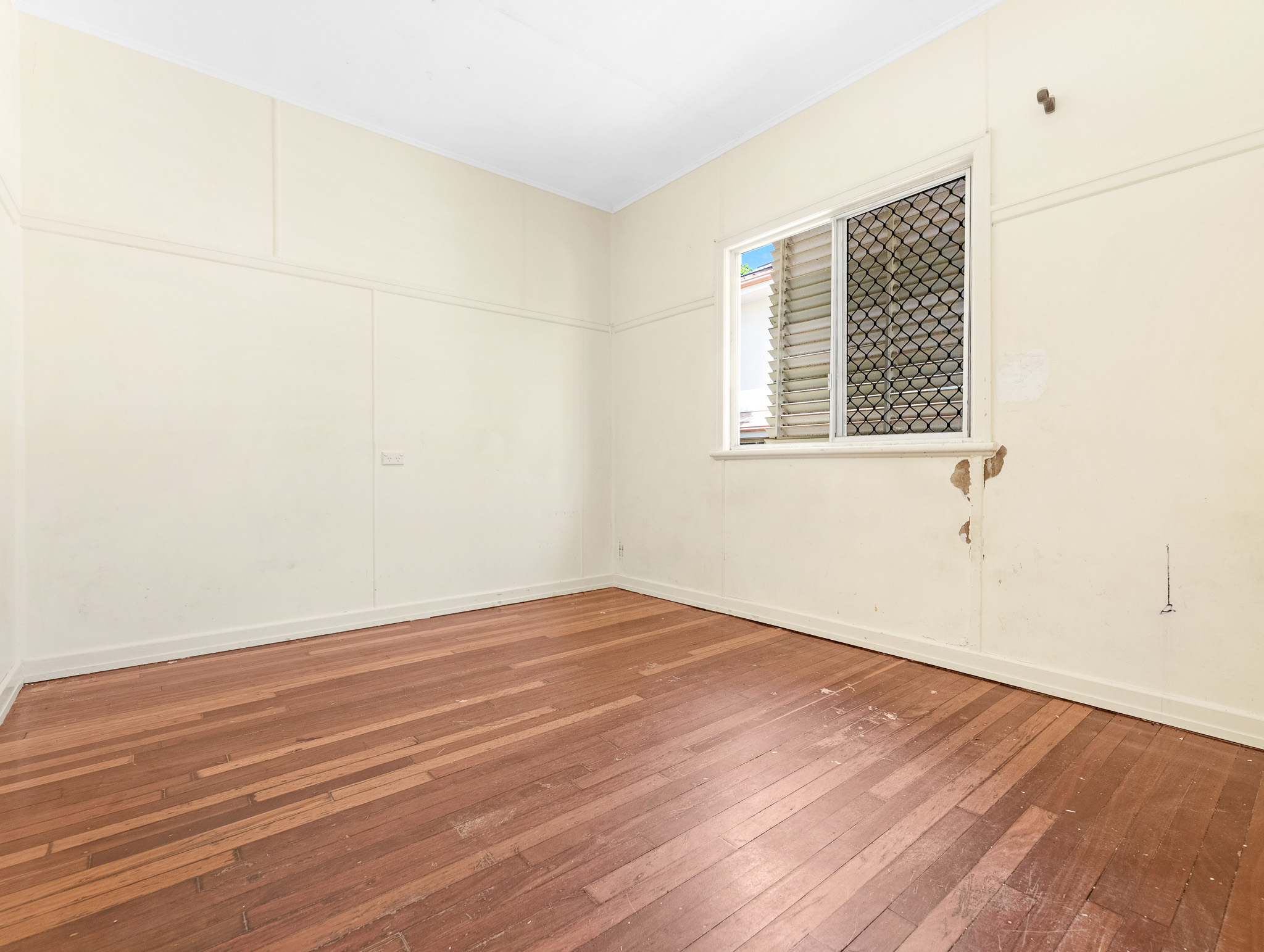 64 KING STREET, Urangan QLD 4655 - Image 8