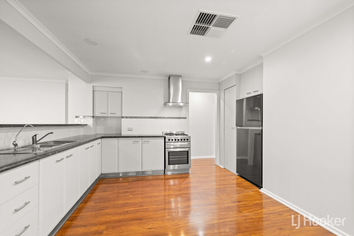 16 KARRAWIRRA CLOSE, Craigmore SA 5114 - Image 6