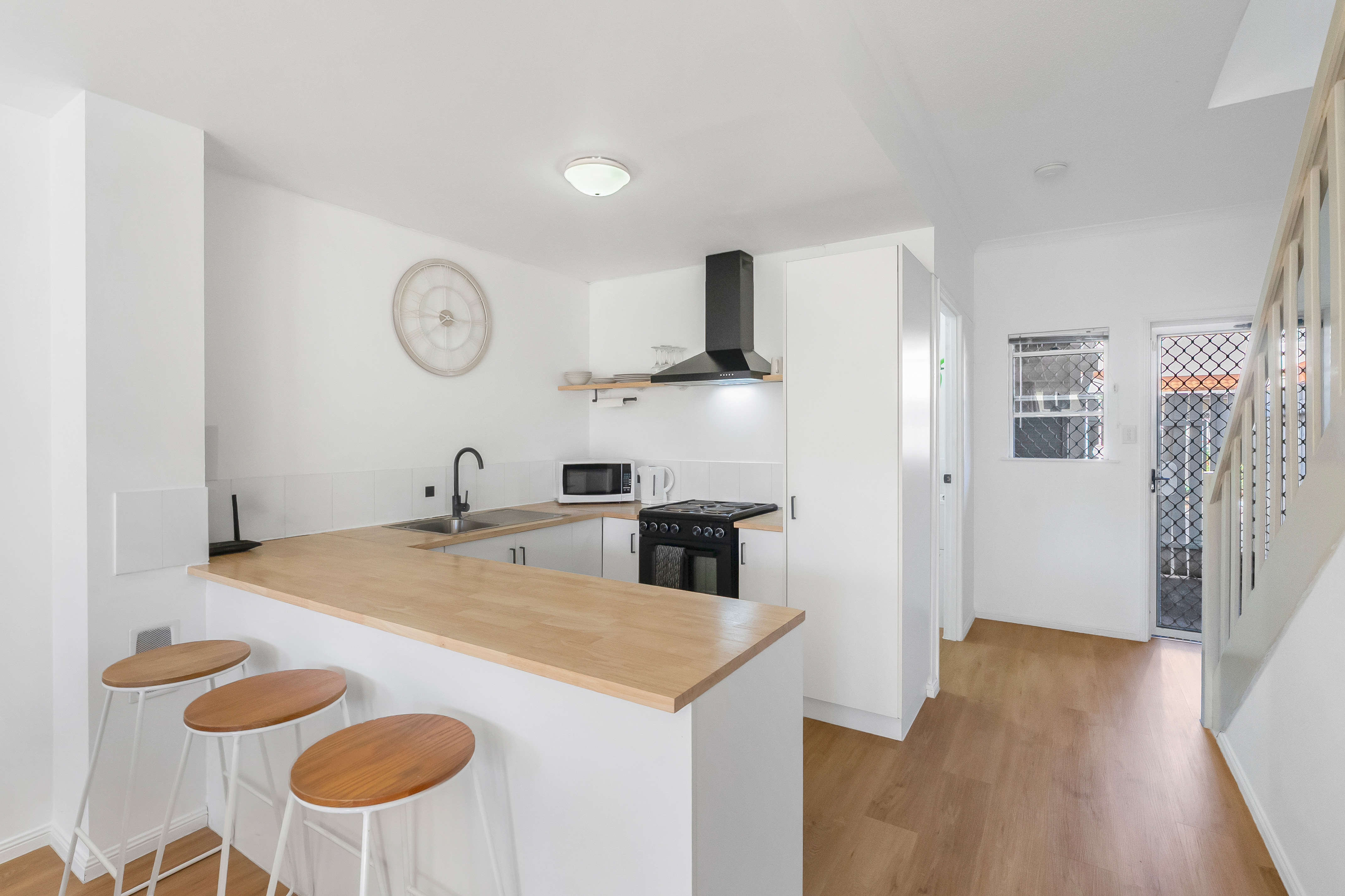 UNIT 3 VILLA VERDE 38 SPRINGFIELD CRESCENT, Manoora QLD 4870 - Image 1