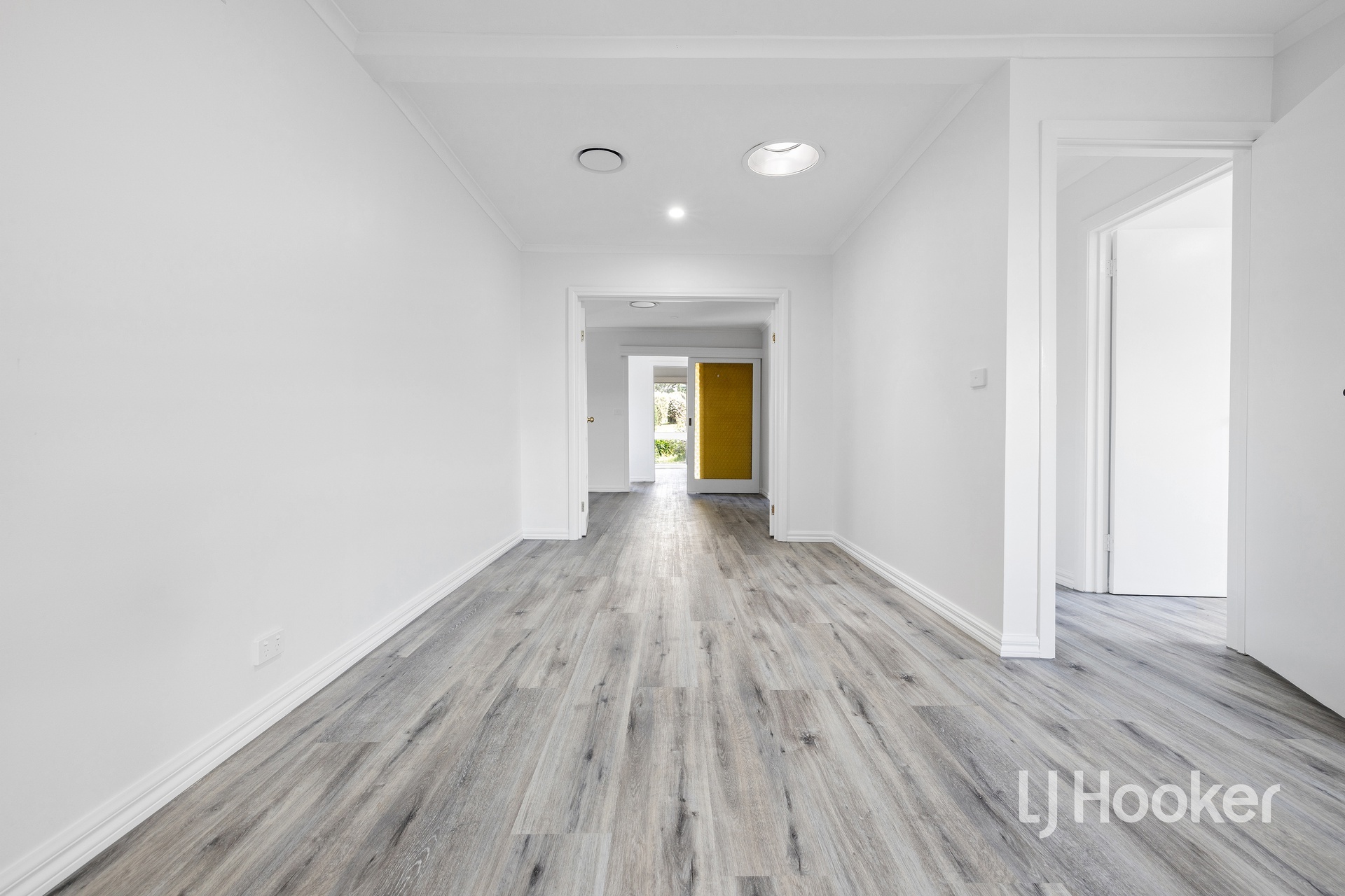 18 MUSTANG AVENUE, Narre Warren VIC 3805 - Image 9