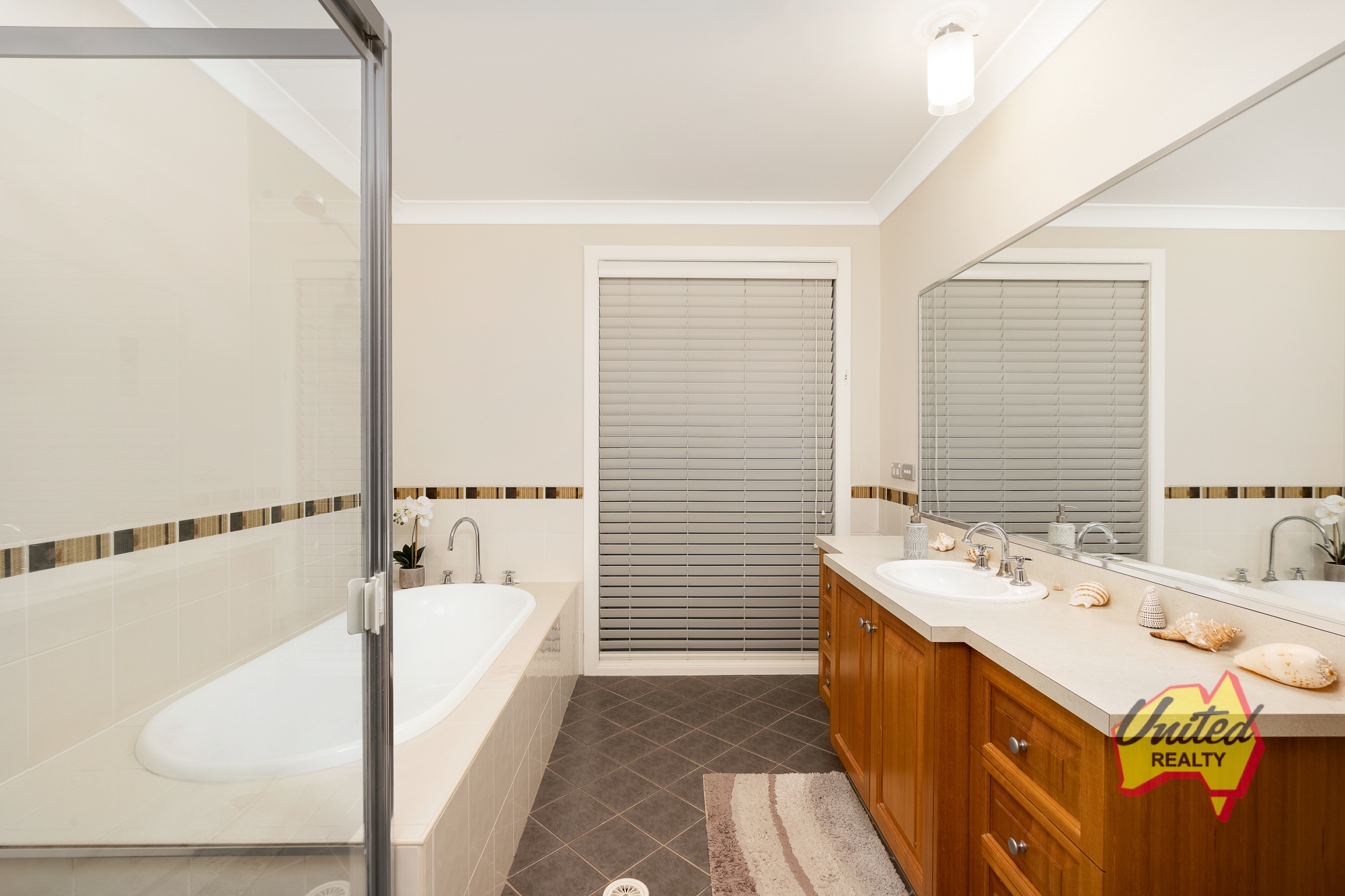 4-bedroom unit at 18/180 Glendiver Road, The Oaks, NSW 2570, Wollondilly, New South Wales