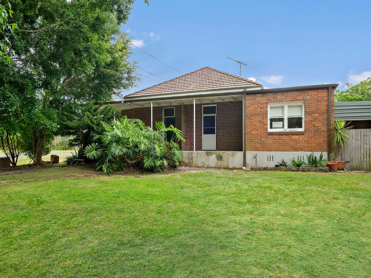 8 Merridong Road, Elanora Heights, NSW 2101 - Image 9