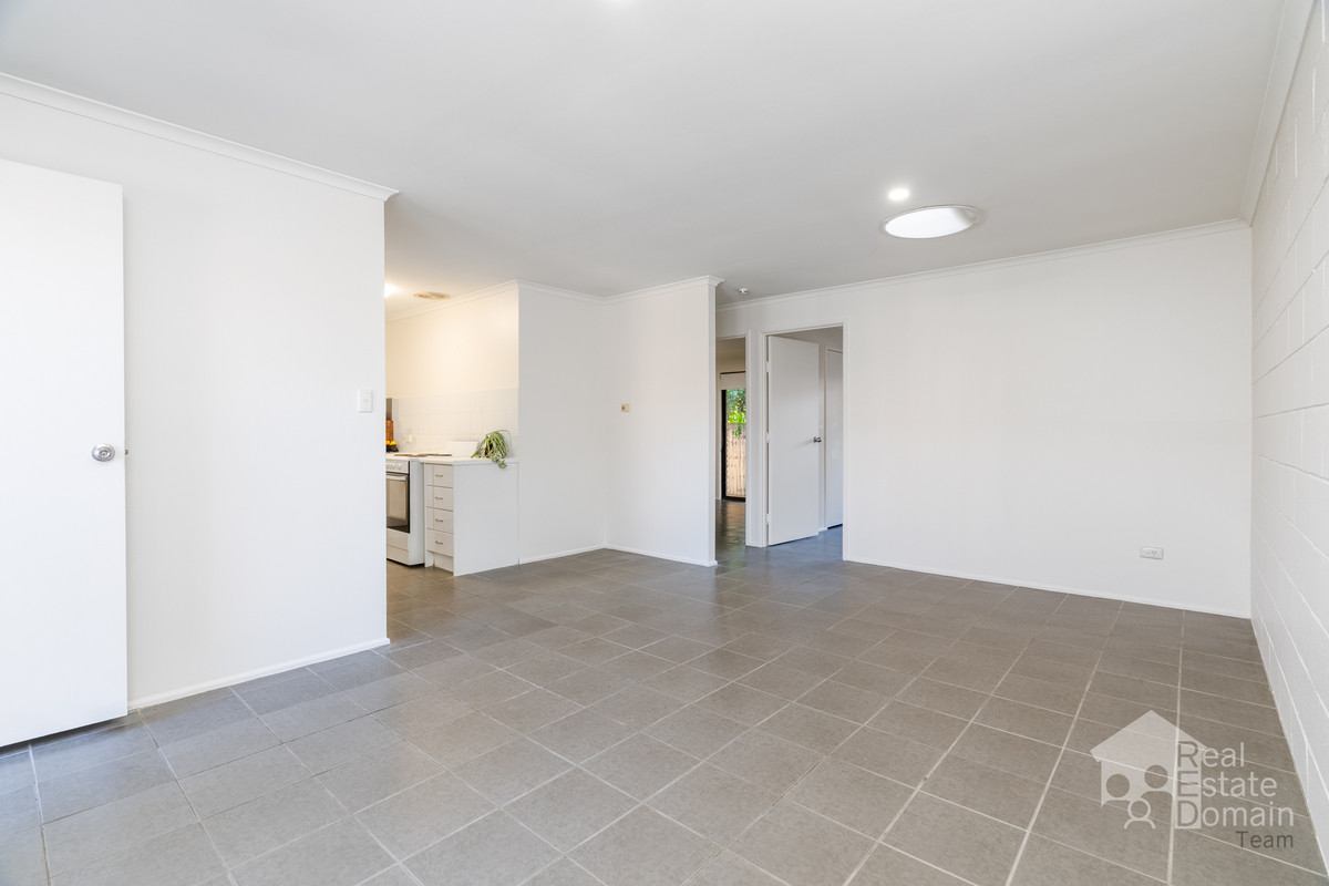 3/7 Cleopatra Street, Kingston, Qld, 4114 - Image 2