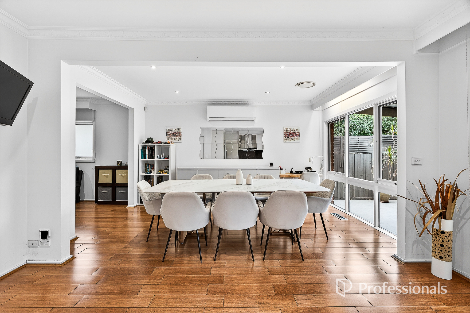 1/16 Neville Street, Carnegie, VIC 3163 - Image 1