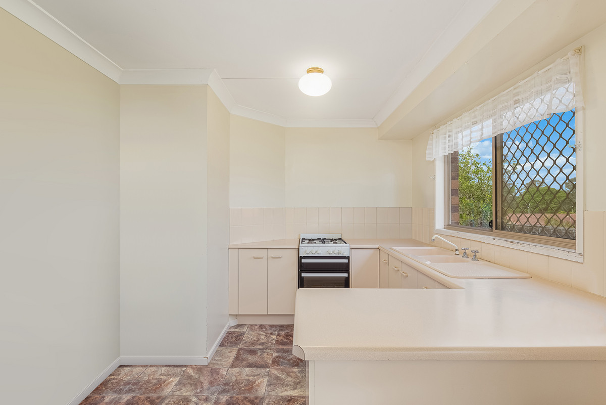 8 Seymore Court, Boronia Heights, QLD 4124 - Image 3