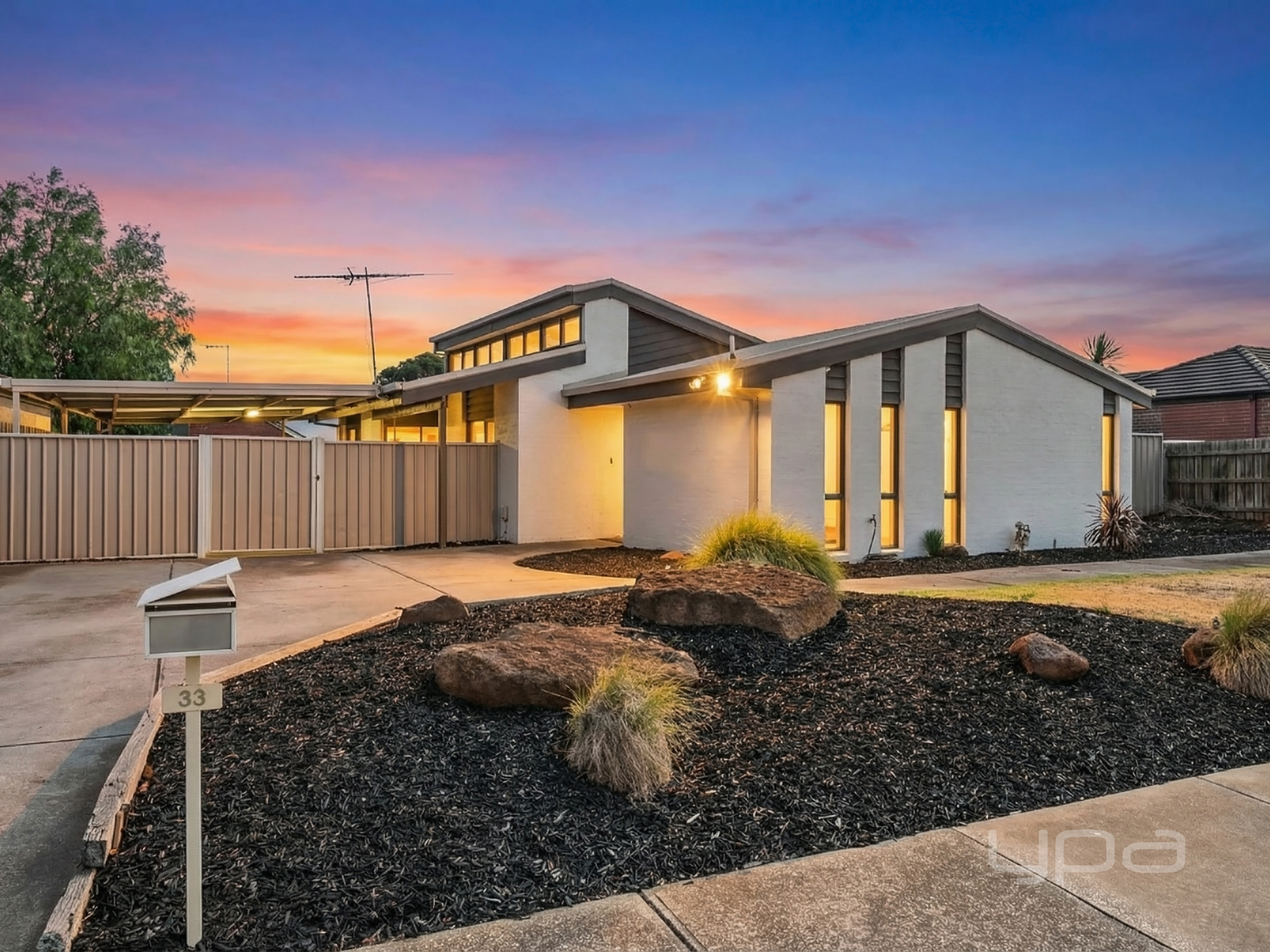 33 Black Dog Drive, Brookfield, VIC 3338 - Image 1
