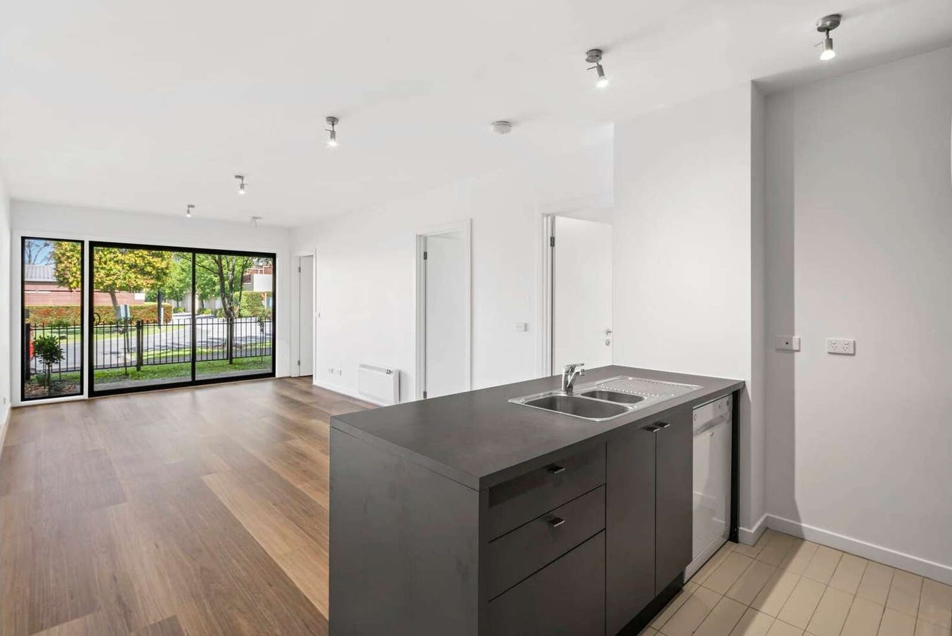 7 1 MONASH GREEN DRIVE, CLAYTON VIC 3168 - Image 1