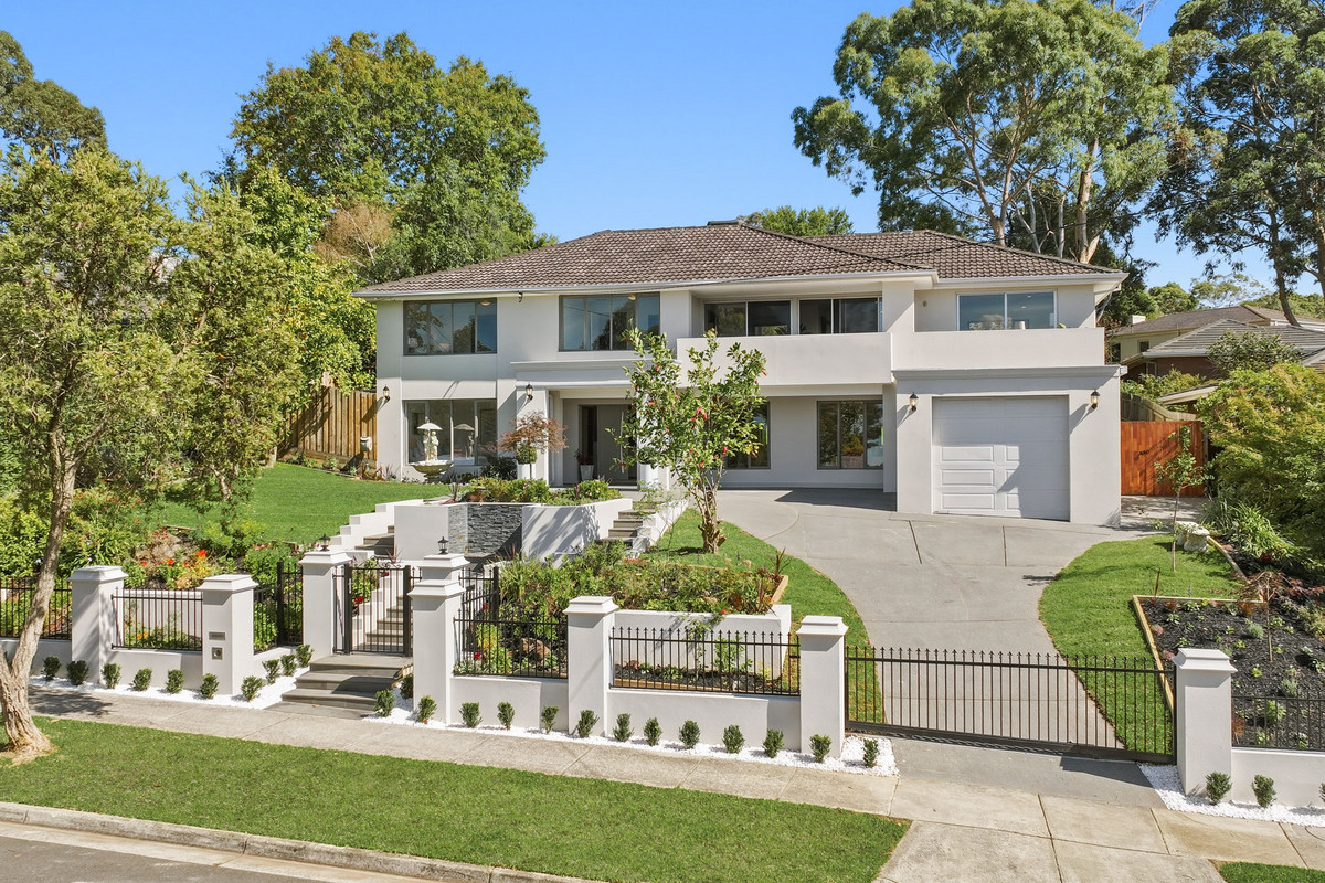11 WINTERTON DRIVE, Wheelers Hill VIC 3150 - Image 1