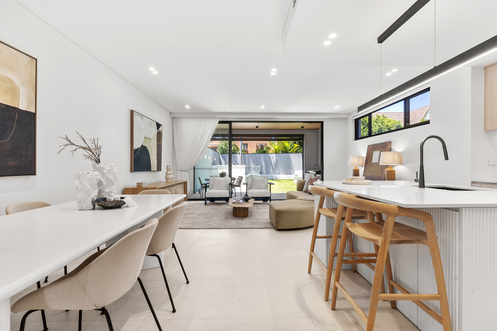 5-bedroom unit at 4B Rocklea Crescent, Sylvania, NSW 2224, Sutherland, New South Wales