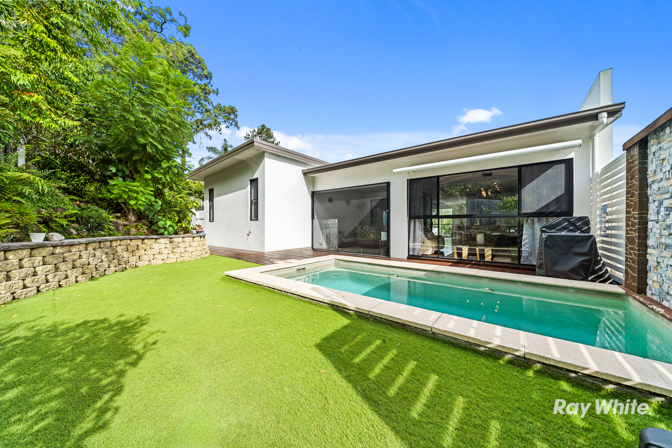 5-bedroom house at 17 Holyoake Drive, Daisy Hill, QLD 4127, Logan, Queensland