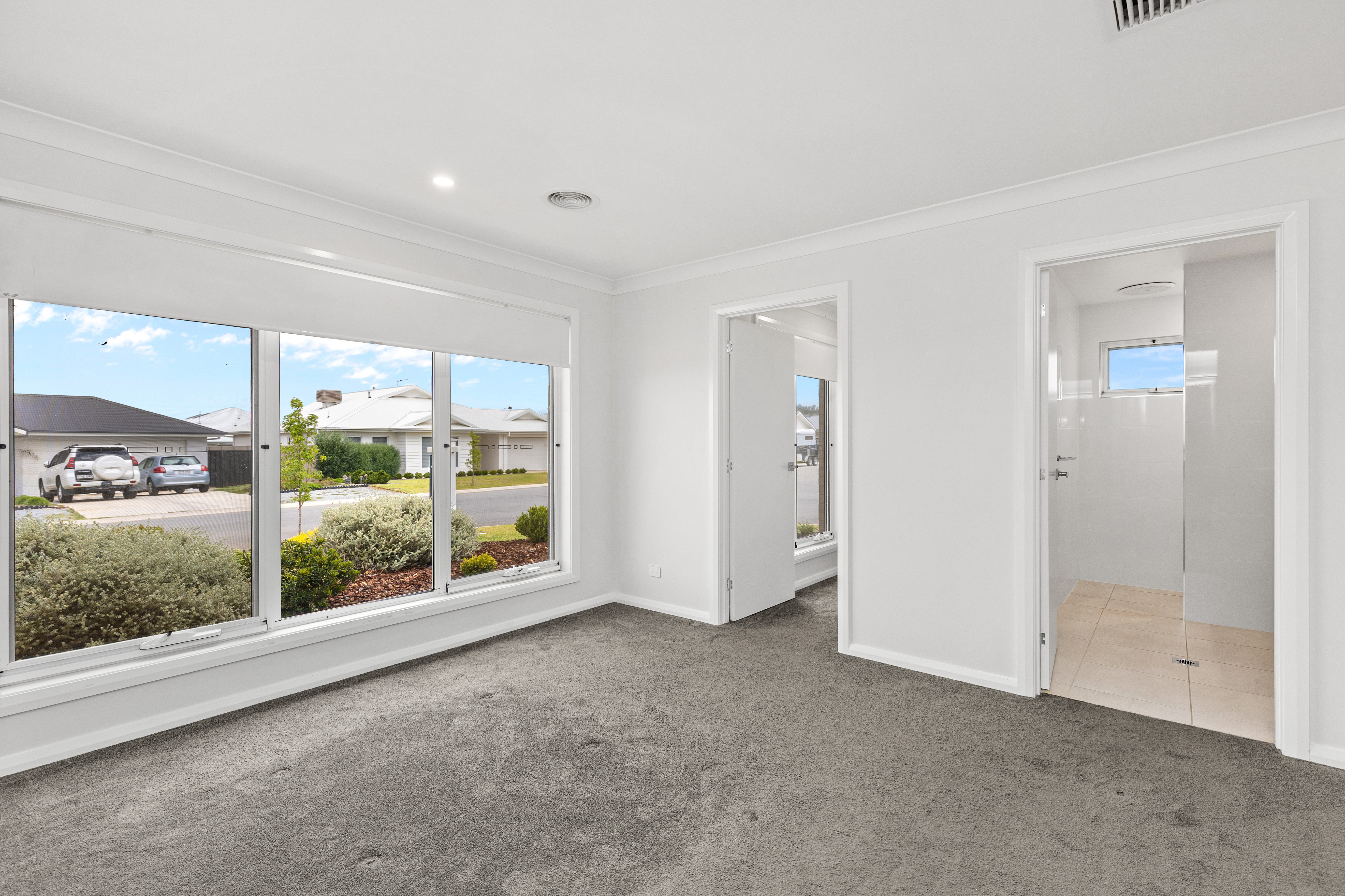 3-bedroom unit at 8 Billabong Crescent, Gobbagombalin, NSW 2650, Wagga Wagga, New South Wales