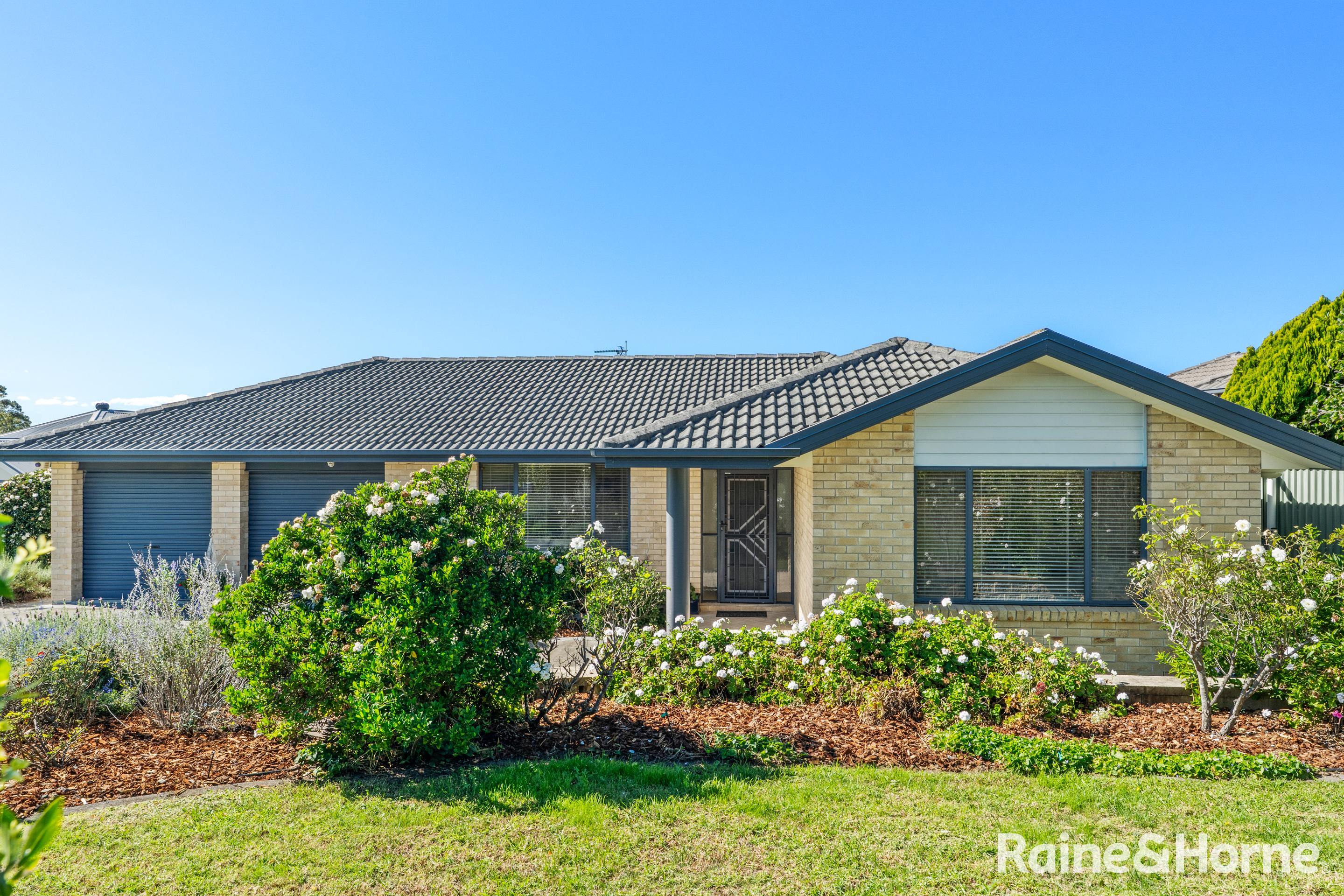 74 GOLDEN WATTLE DRIVE, Ulladulla NSW 2539 - Image 1
