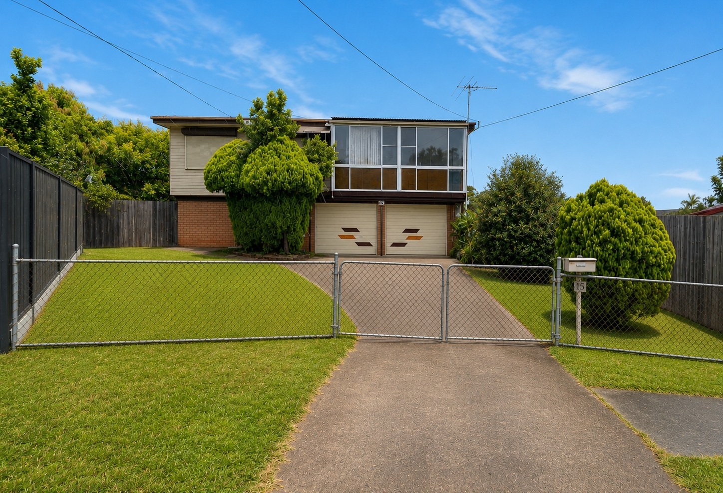 15 OSCAR STREET, Kingston QLD 4114 - Image 2