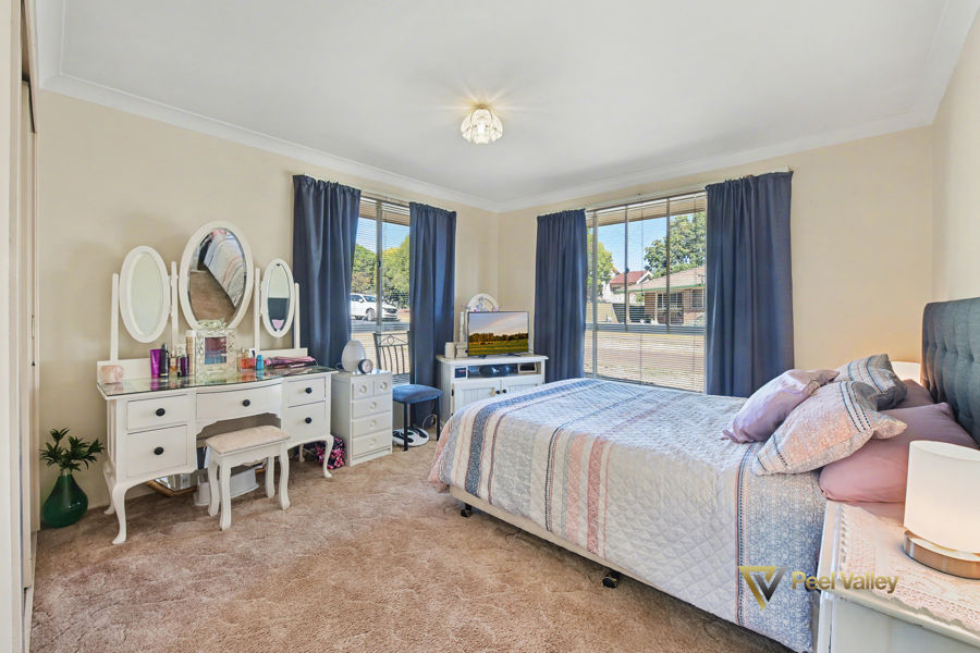 4-bedroom unit at 1/24 Nancy Street, South Tamworth, NSW 2340, Tamworth, New South Wales