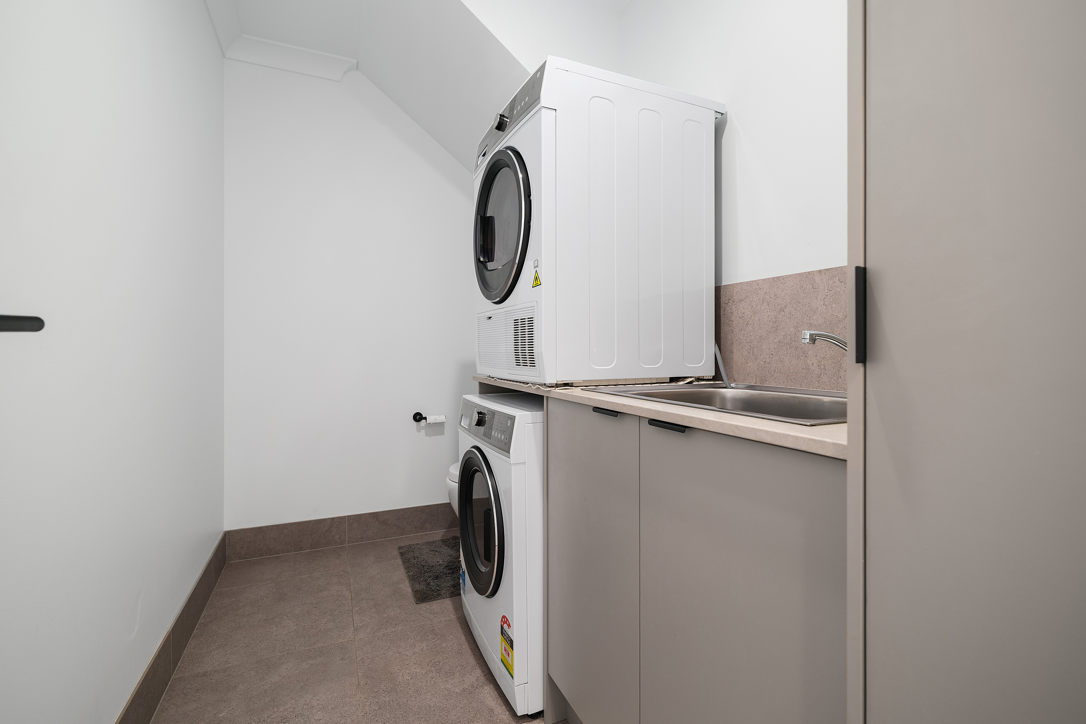 3-bedroom unit at 11 Figbird Retreat, Shortland, NSW 2307, Newcastle, New South Wales