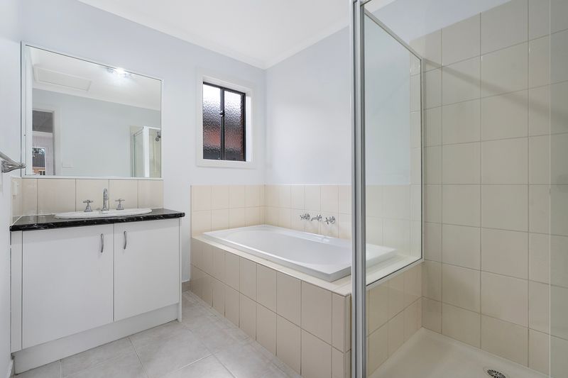 29 HECTOR DRIVE, Cranbourne VIC 3977 - Image 6