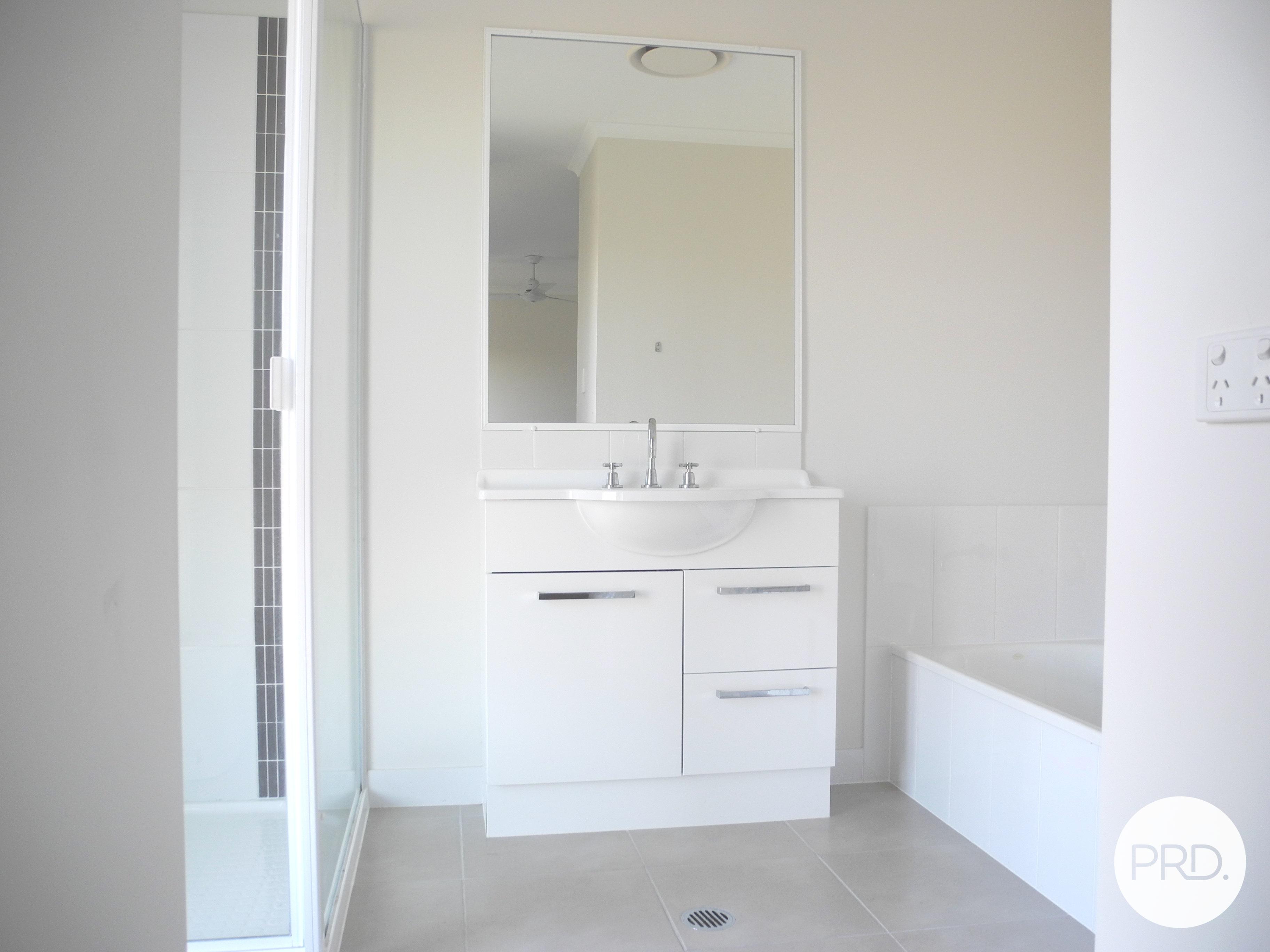2 10 ARTHUR STREET, BOYNE ISLAND QLD 4680 - Image 9