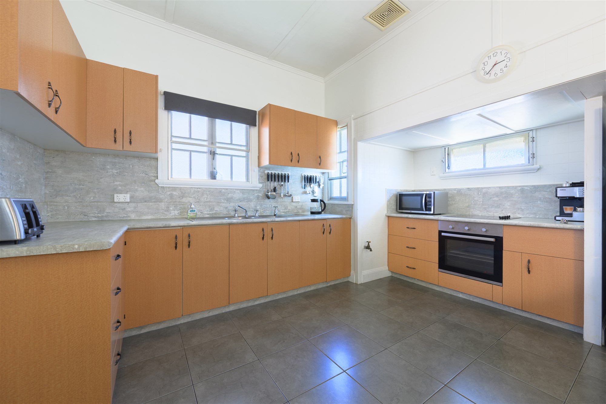 103 Auckland Street, Gladstone Central, QLD 4680 - Image 2