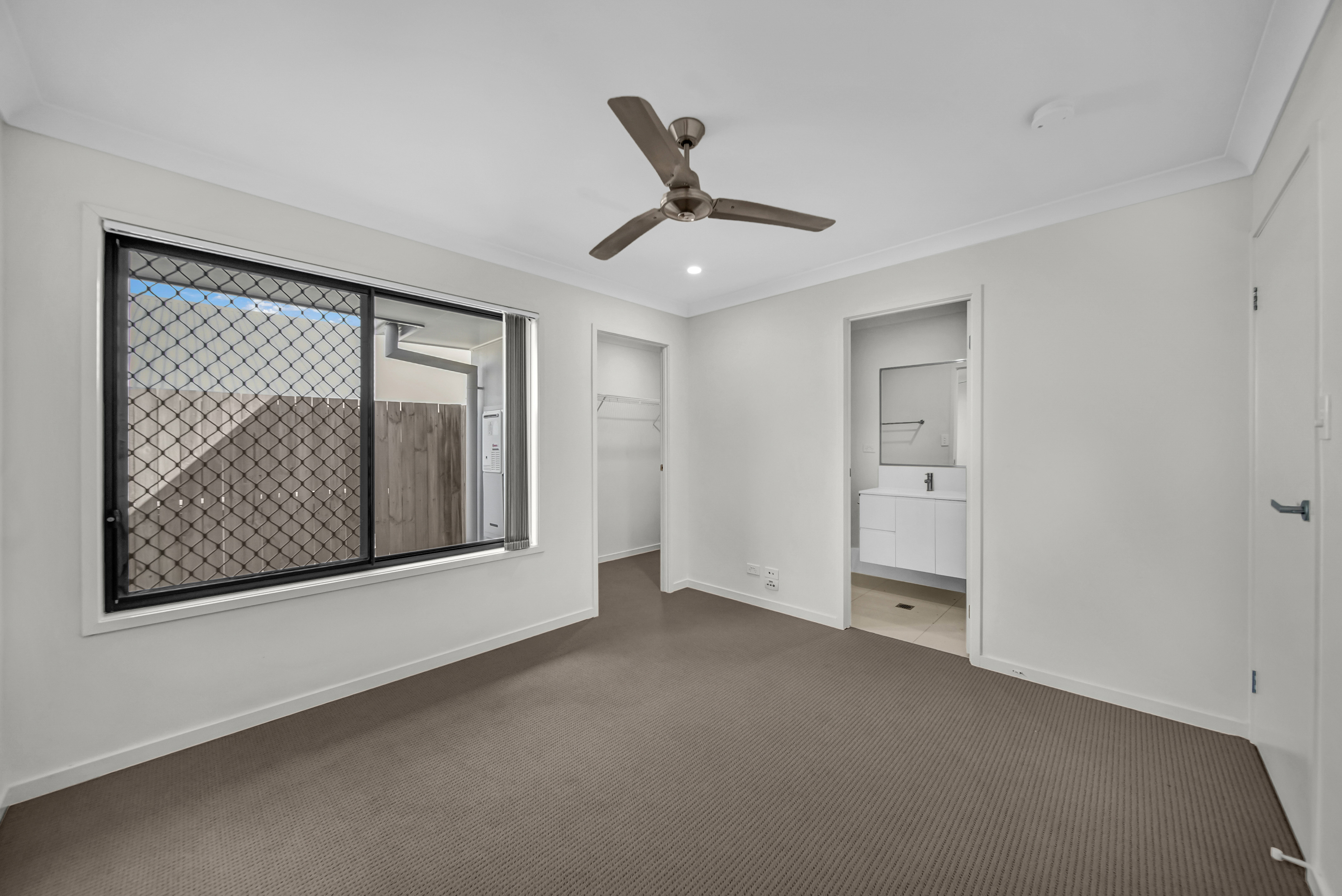 60 PEPPER TREE DRIVE, Holmview QLD 4207 - Image 7