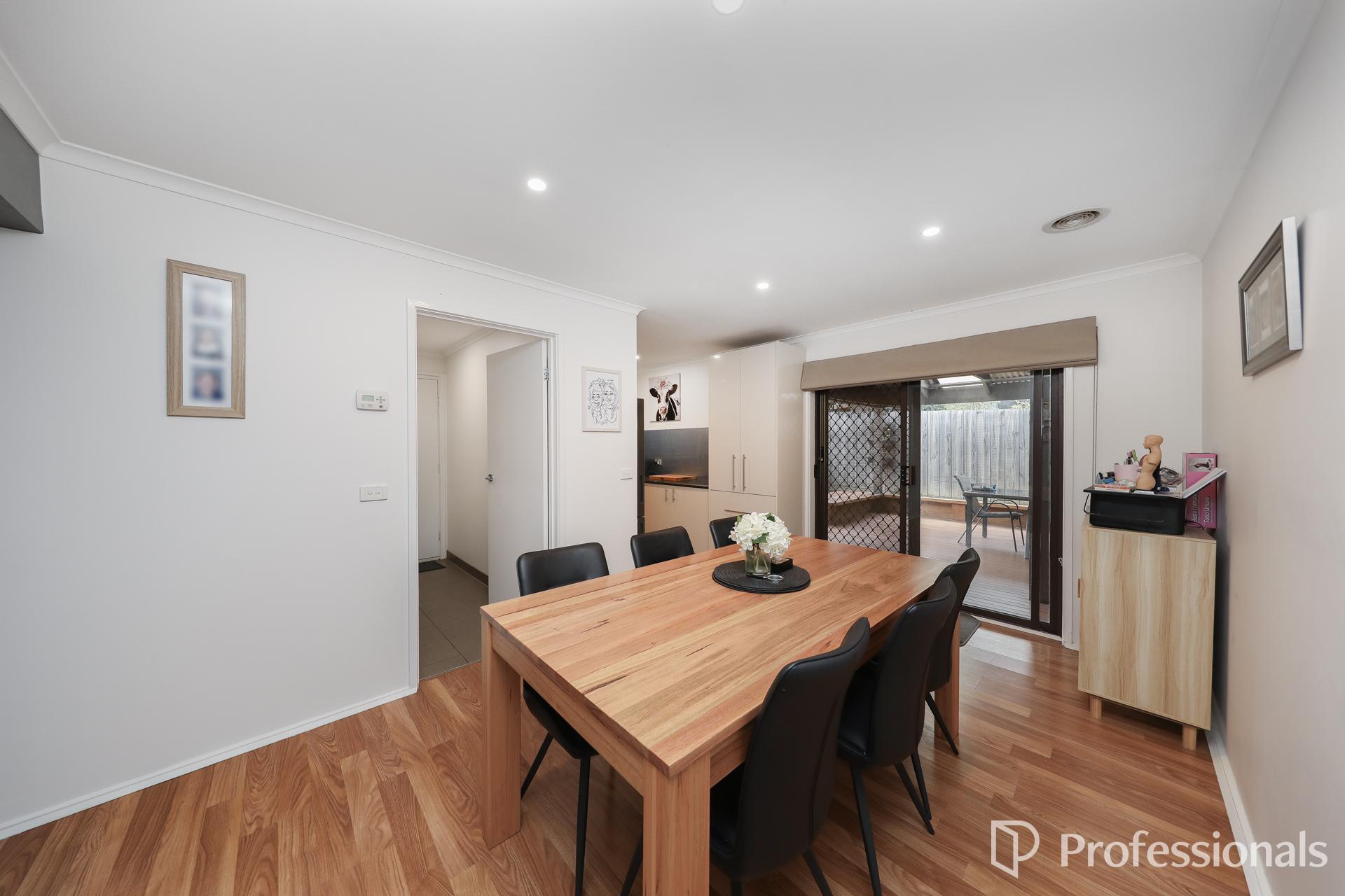 4 8 RESERVE RD WEROAD, MELTON VIC 3337 - Image 4