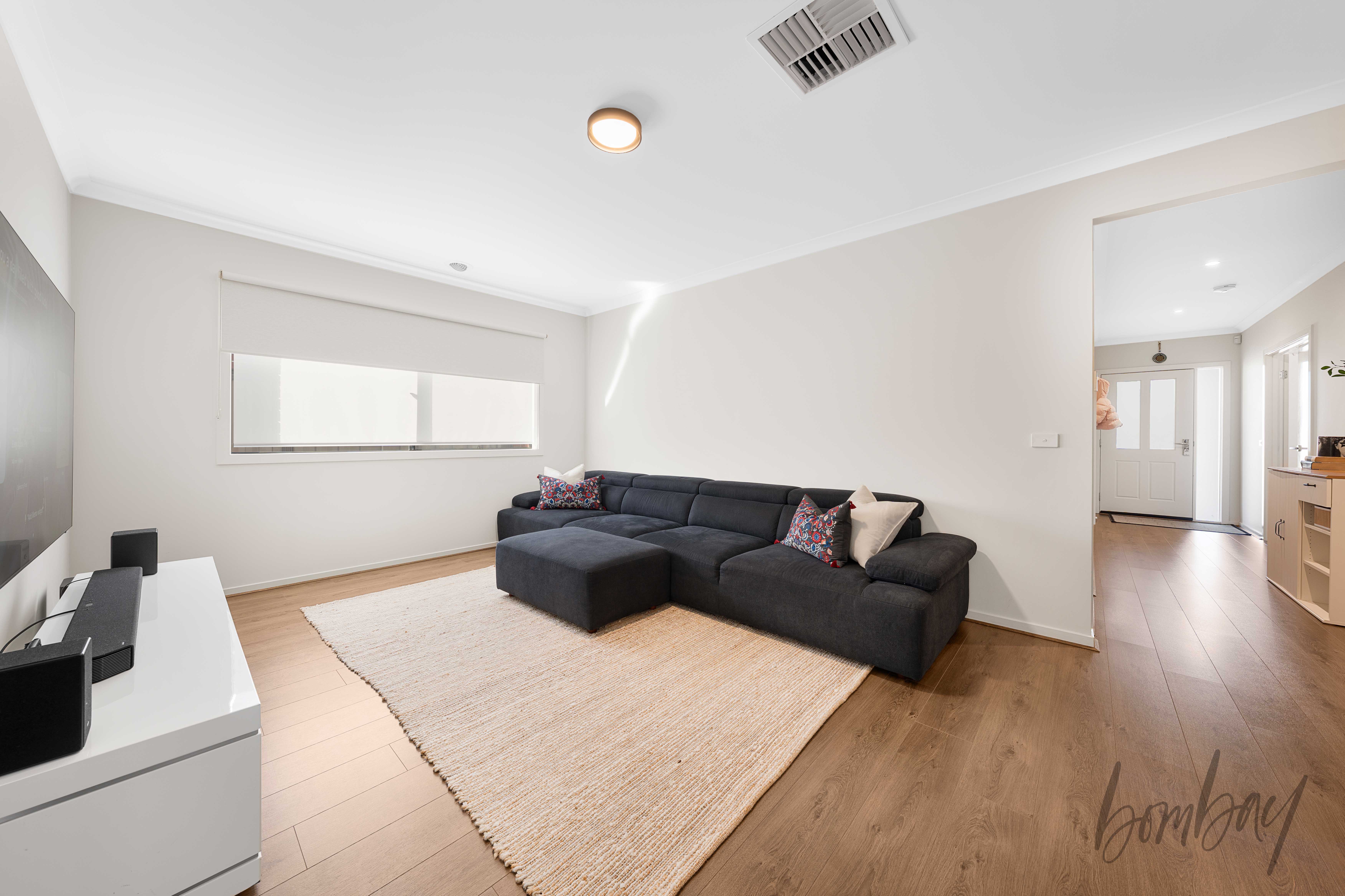 30 BANJOLINA CIRCUIT, Craigieburn VIC 3064 - Image 9