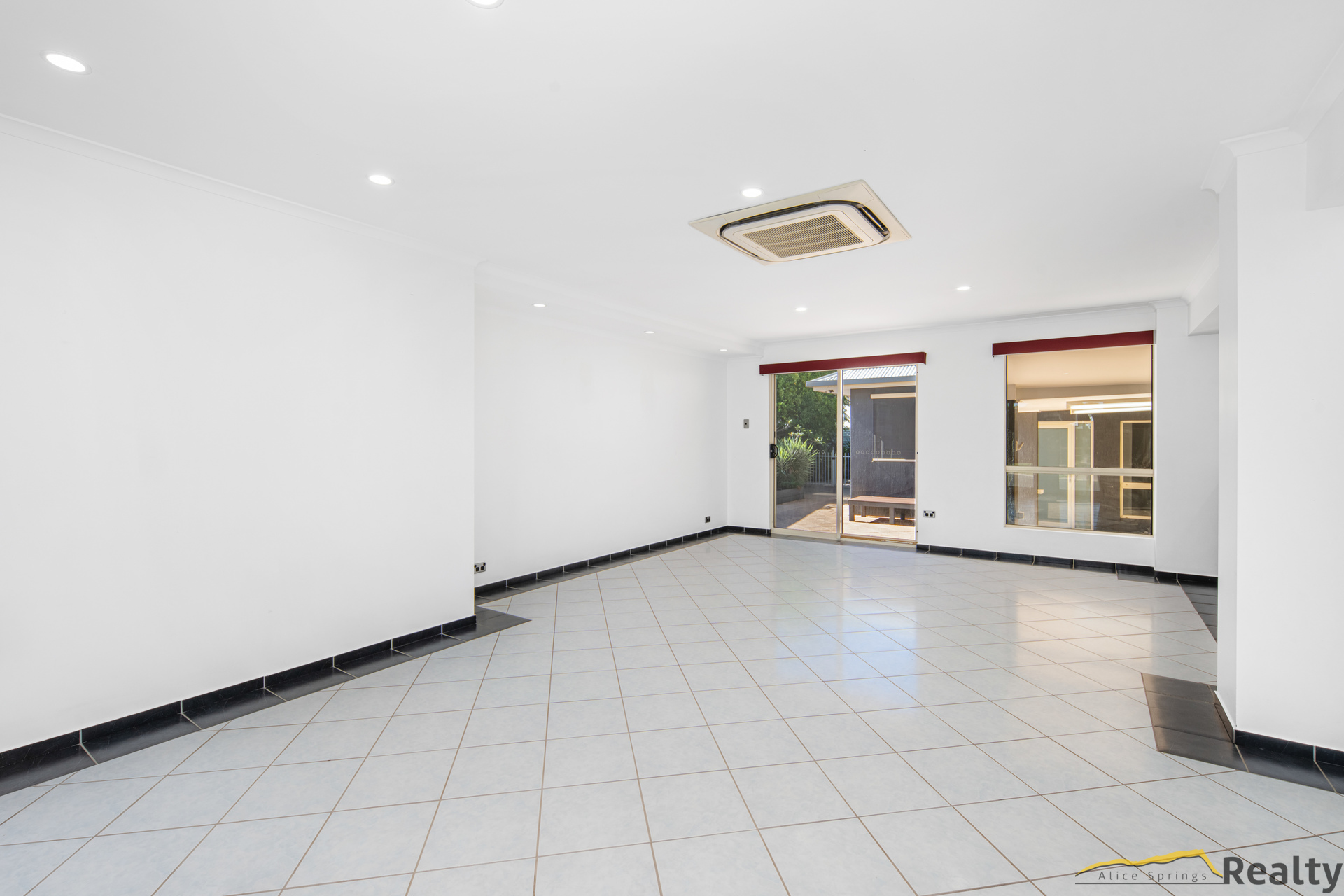 8 RED SANDS COURT, Desert Springs NT 0870 - Image 10