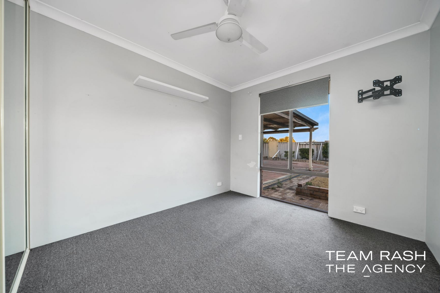 11 BRIGADOON PLACE, Cooloongup WA 6168 - Image 8